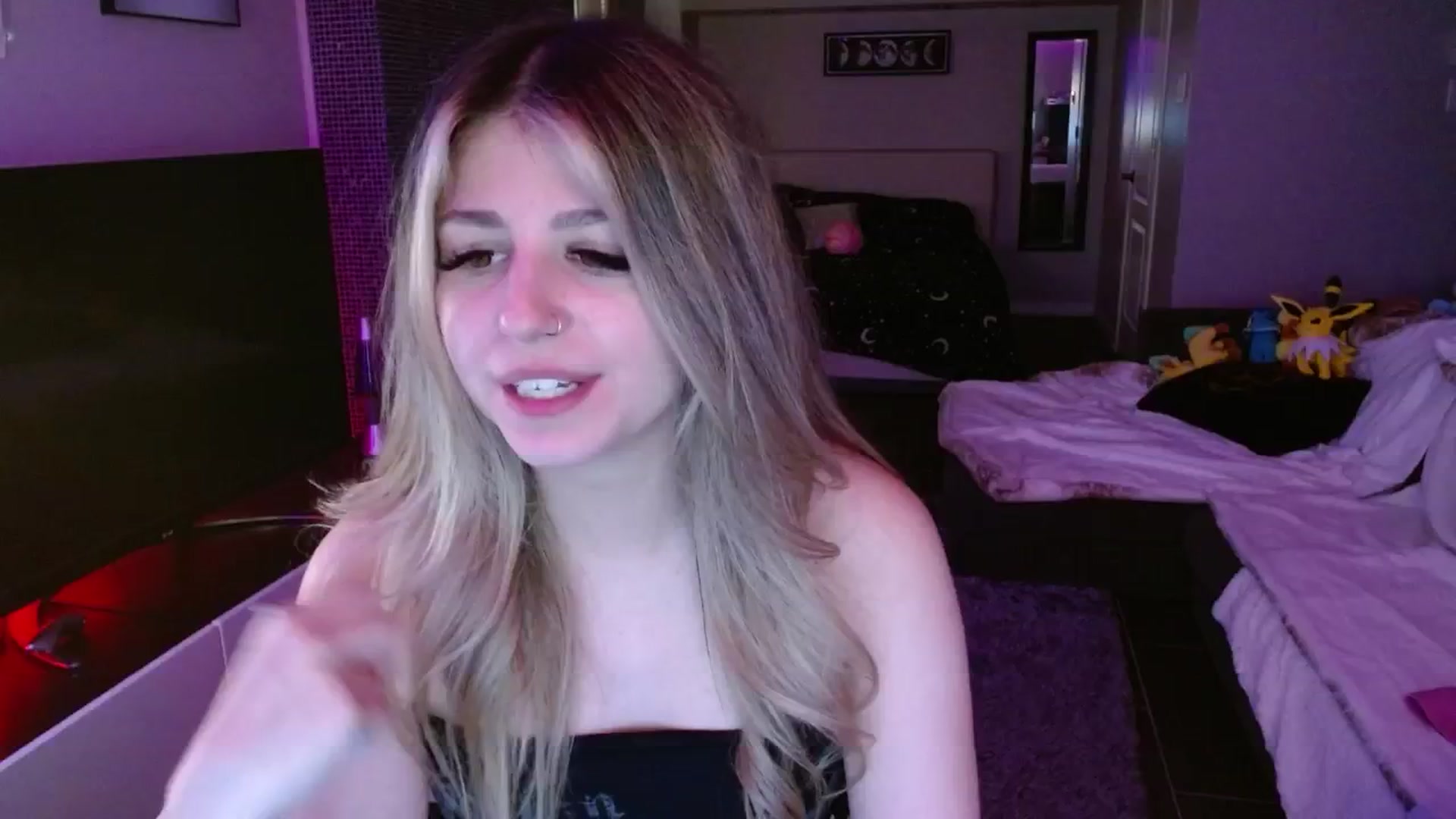 Gallery image thumbnail from Serafina's myfreecams stream on, 09/21/2024, 03:55 image 19 of 20