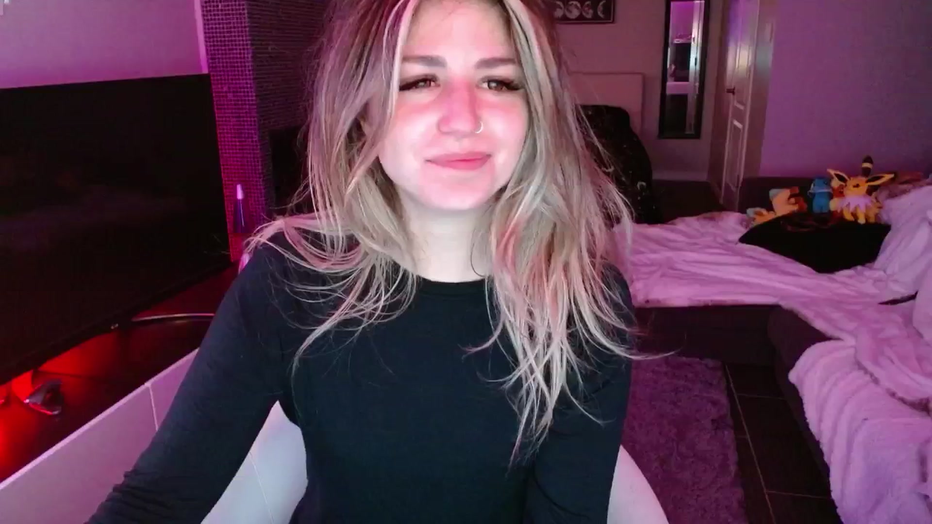Gallery image thumbnail from Serafina's myfreecams stream on, 09/25/2024, 05:48 image 7 of 20