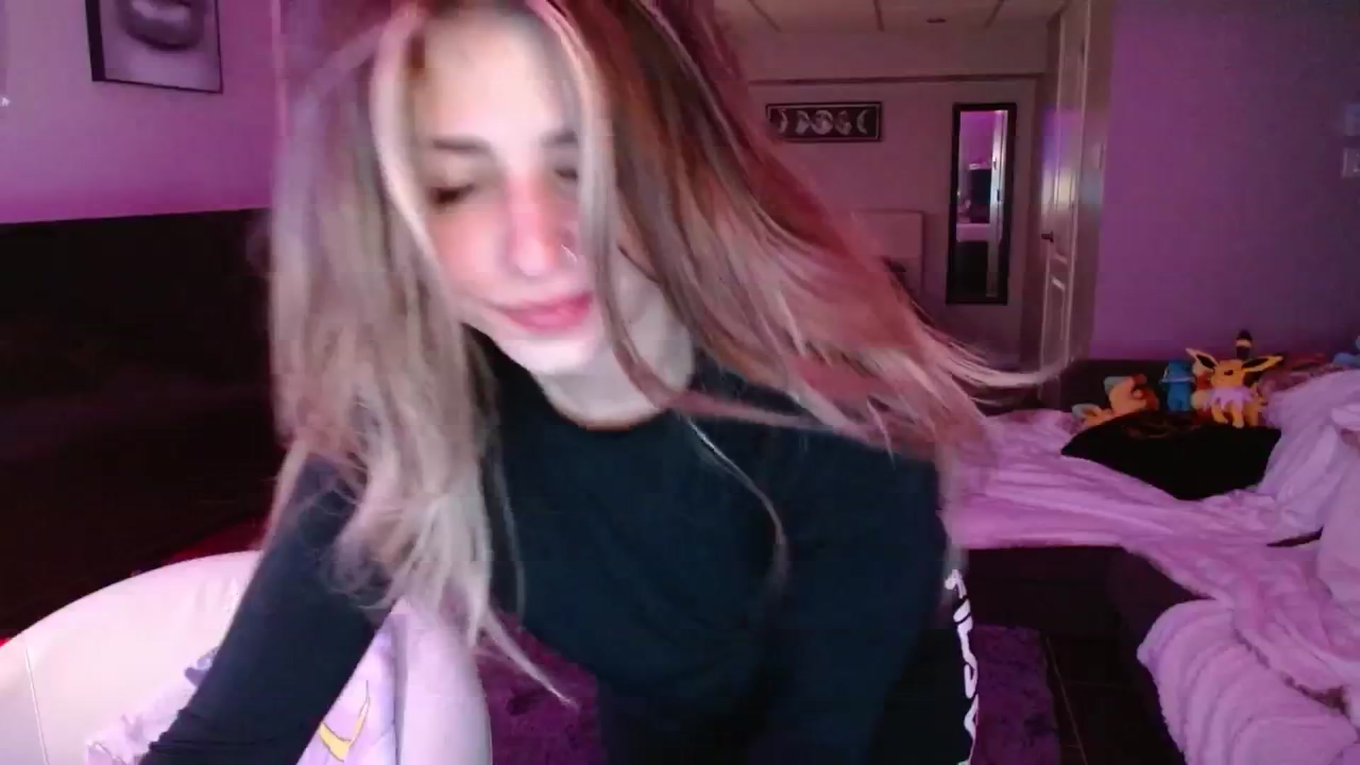 Gallery image thumbnail from Serafina's myfreecams stream on, 09/25/2024, 05:48 image 11 of 20