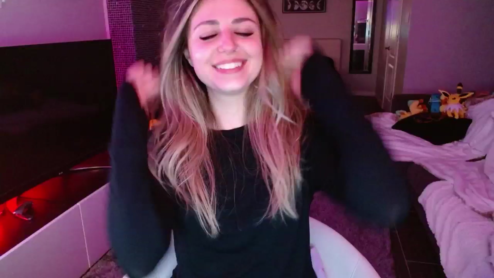 Gallery image thumbnail from Serafina's myfreecams stream on, 09/25/2024, 05:48 image 9 of 20