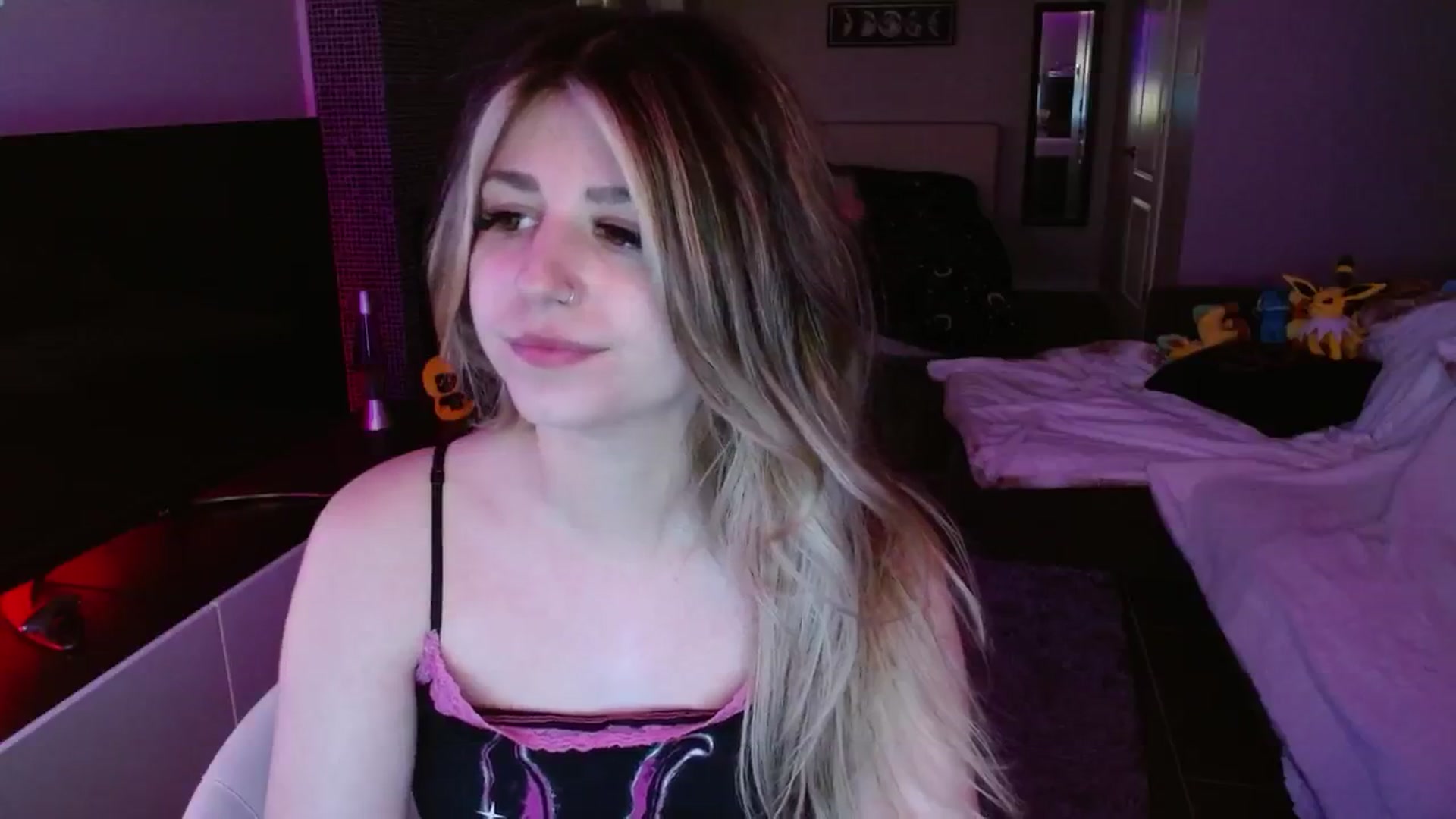 Gallery image thumbnail from Serafina's myfreecams stream on, 09/26/2024, 05:26 image 12 of 20