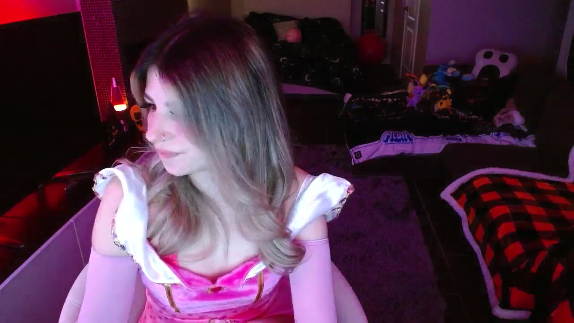 Gallery image thumbnail from Serafina's myfreecams stream on, 10/07/2024, 03:00 image 11 of 20