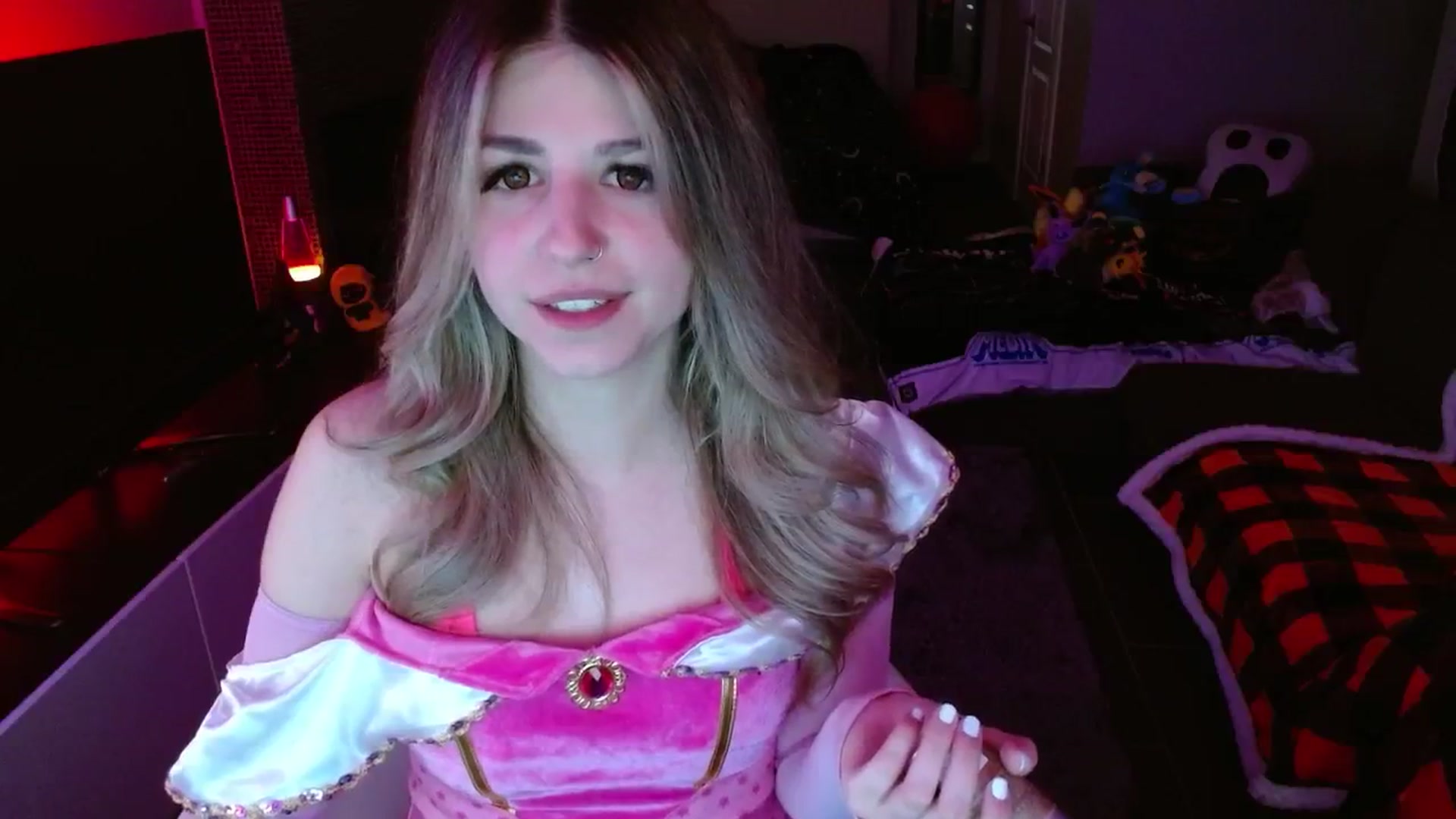 Gallery image thumbnail from Serafina's myfreecams stream on, 10/07/2024, 03:00 image 3 of 20