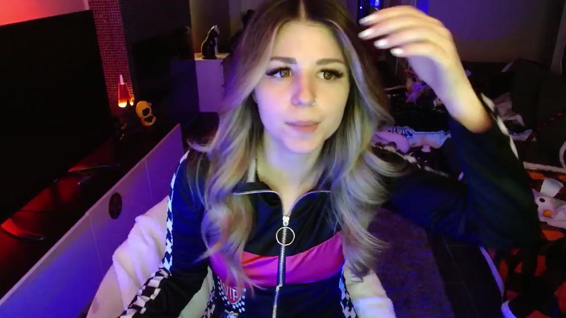 Gallery image thumbnail from Serafina's myfreecams stream on, 10/09/2024, 04:35 image 18 of 20