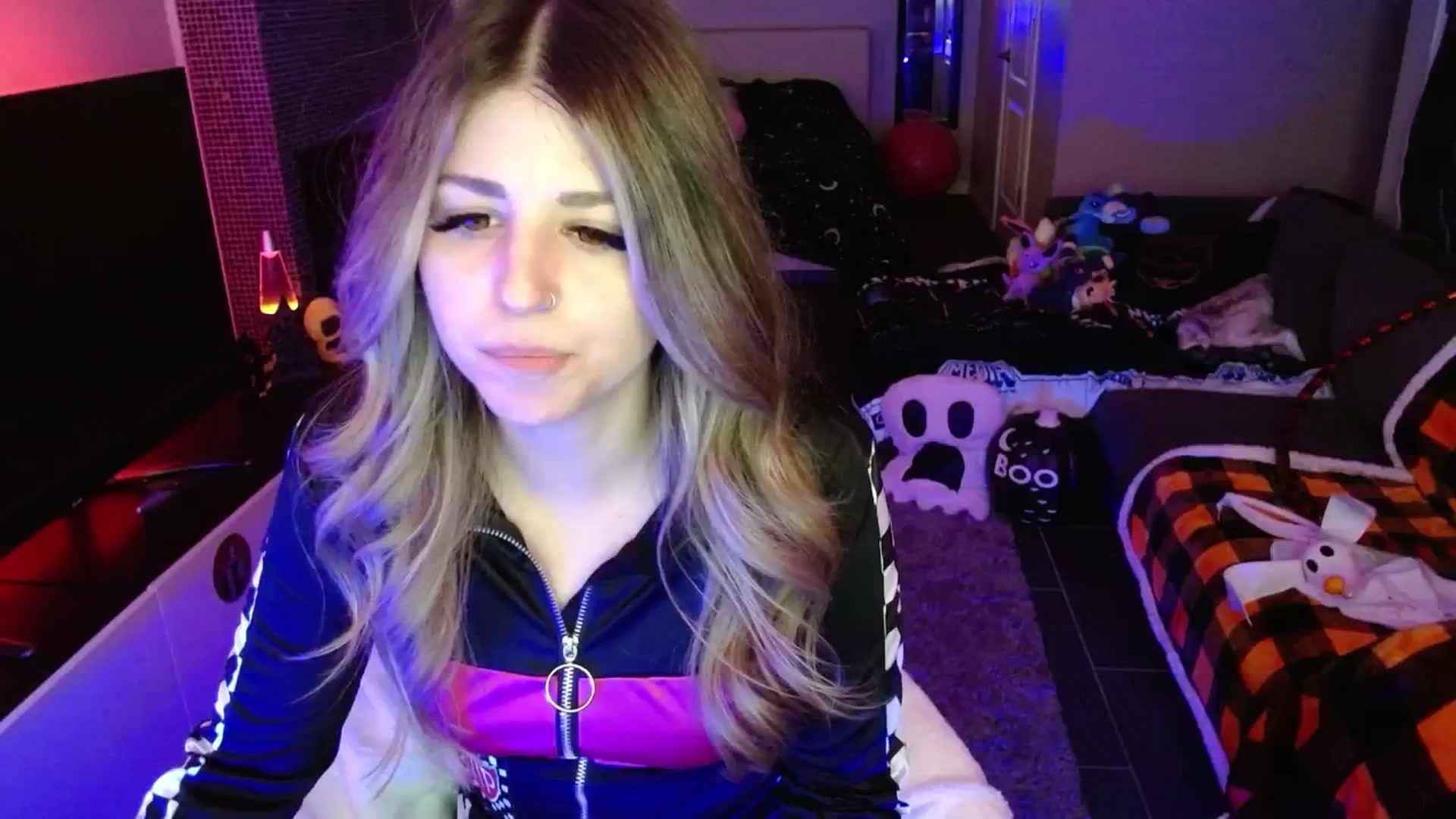 Gallery image thumbnail from Serafina's myfreecams stream on, 10/09/2024, 04:35 image 6 of 20