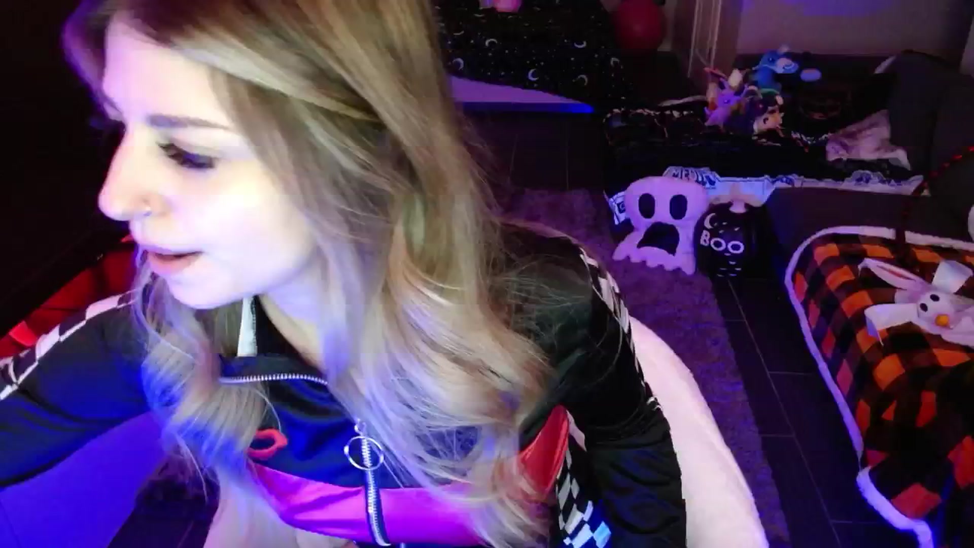 Gallery image thumbnail from Serafina's myfreecams stream on, 10/09/2024, 04:35 image 19 of 20
