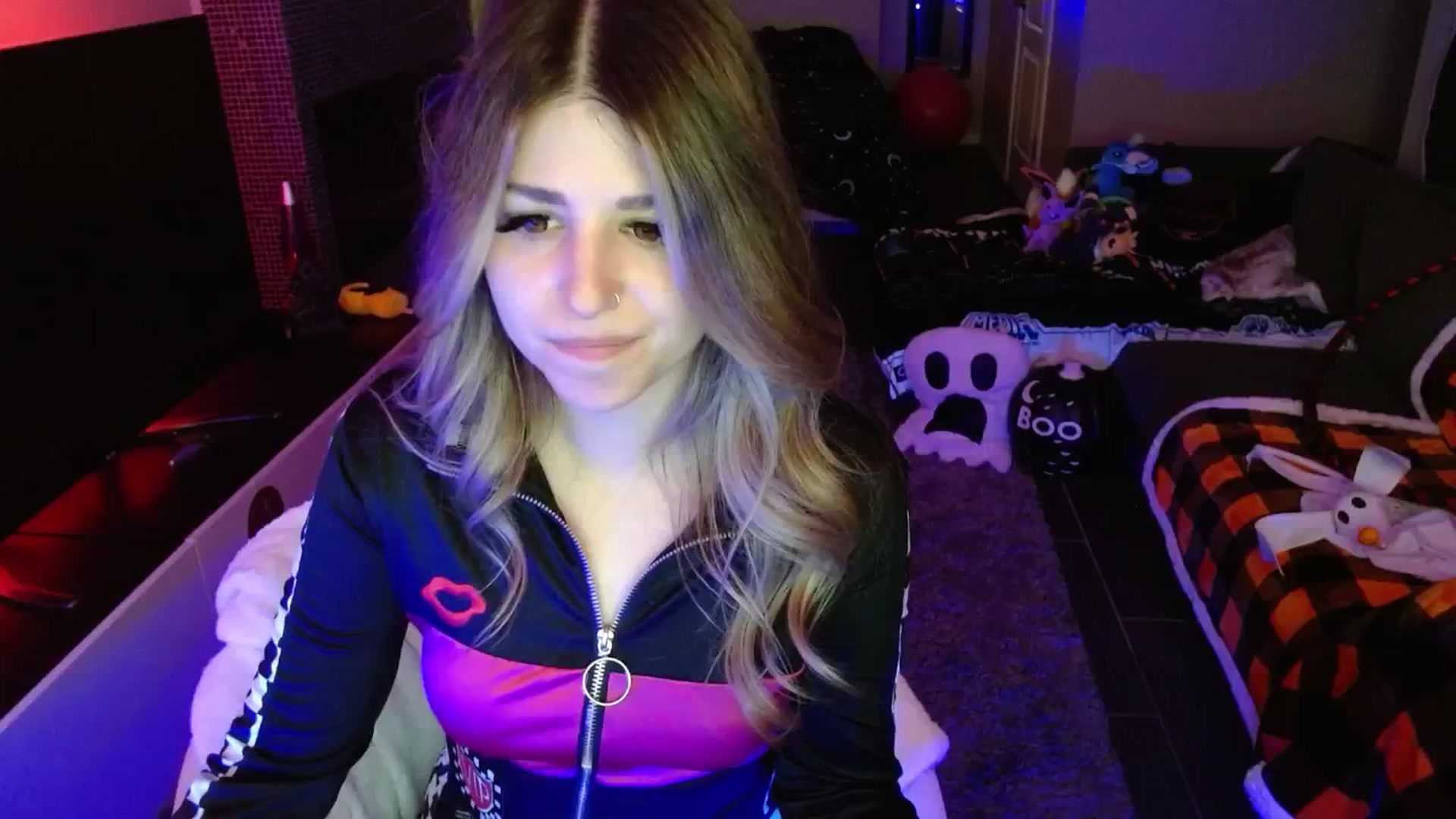 Gallery image thumbnail from Serafina's myfreecams stream on, 10/09/2024, 04:35 image 1 of 20