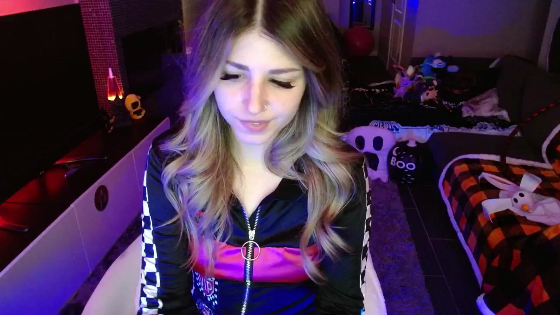 Gallery image thumbnail from Serafina's myfreecams stream on, 10/09/2024, 04:35 image 11 of 20