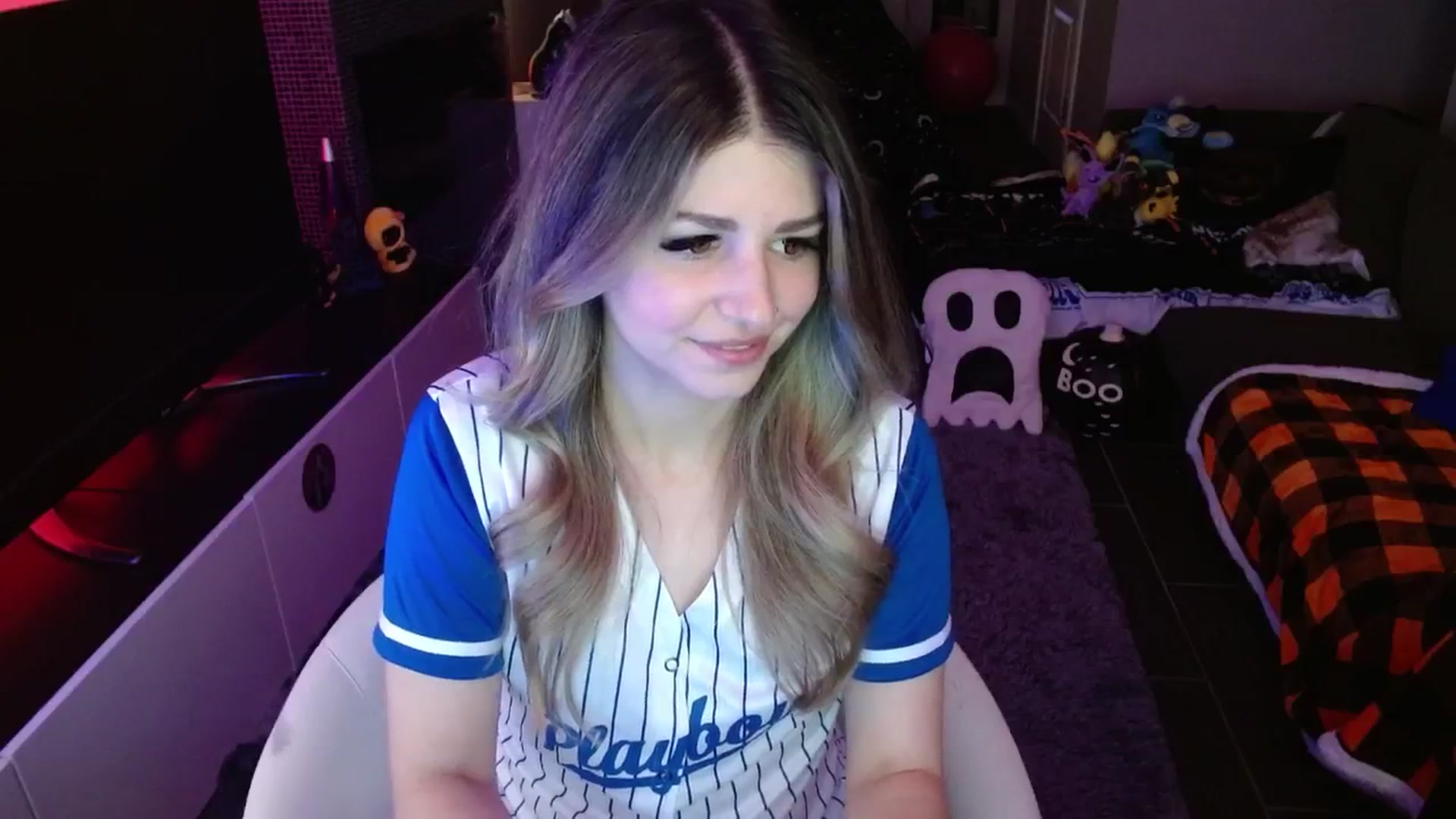 Gallery image thumbnail from Serafina's myfreecams stream on, 10/10/2024, 03:41 image 17 of 20