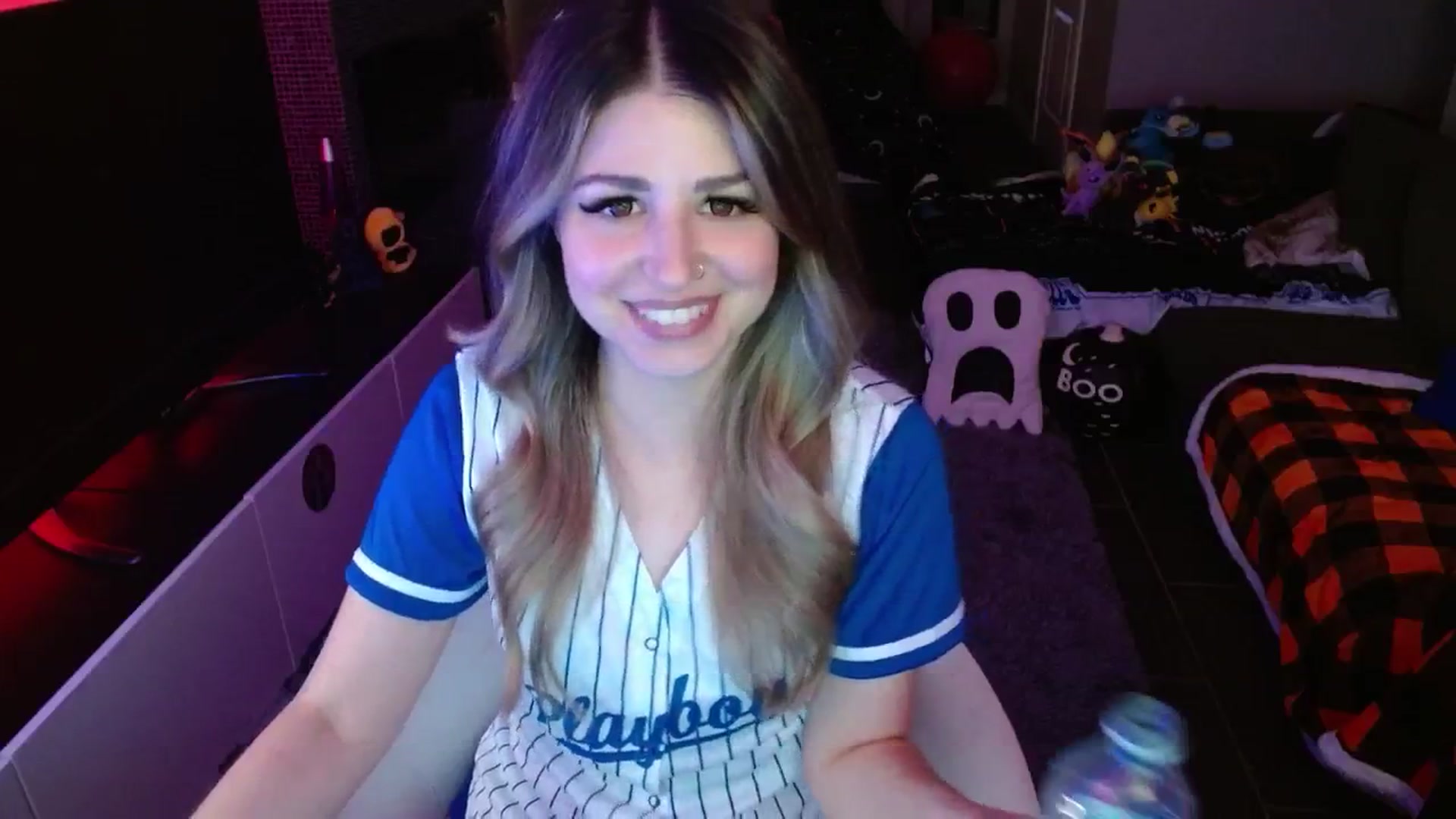 Gallery image thumbnail from Serafina's myfreecams stream on, 10/10/2024, 03:41 image 16 of 20
