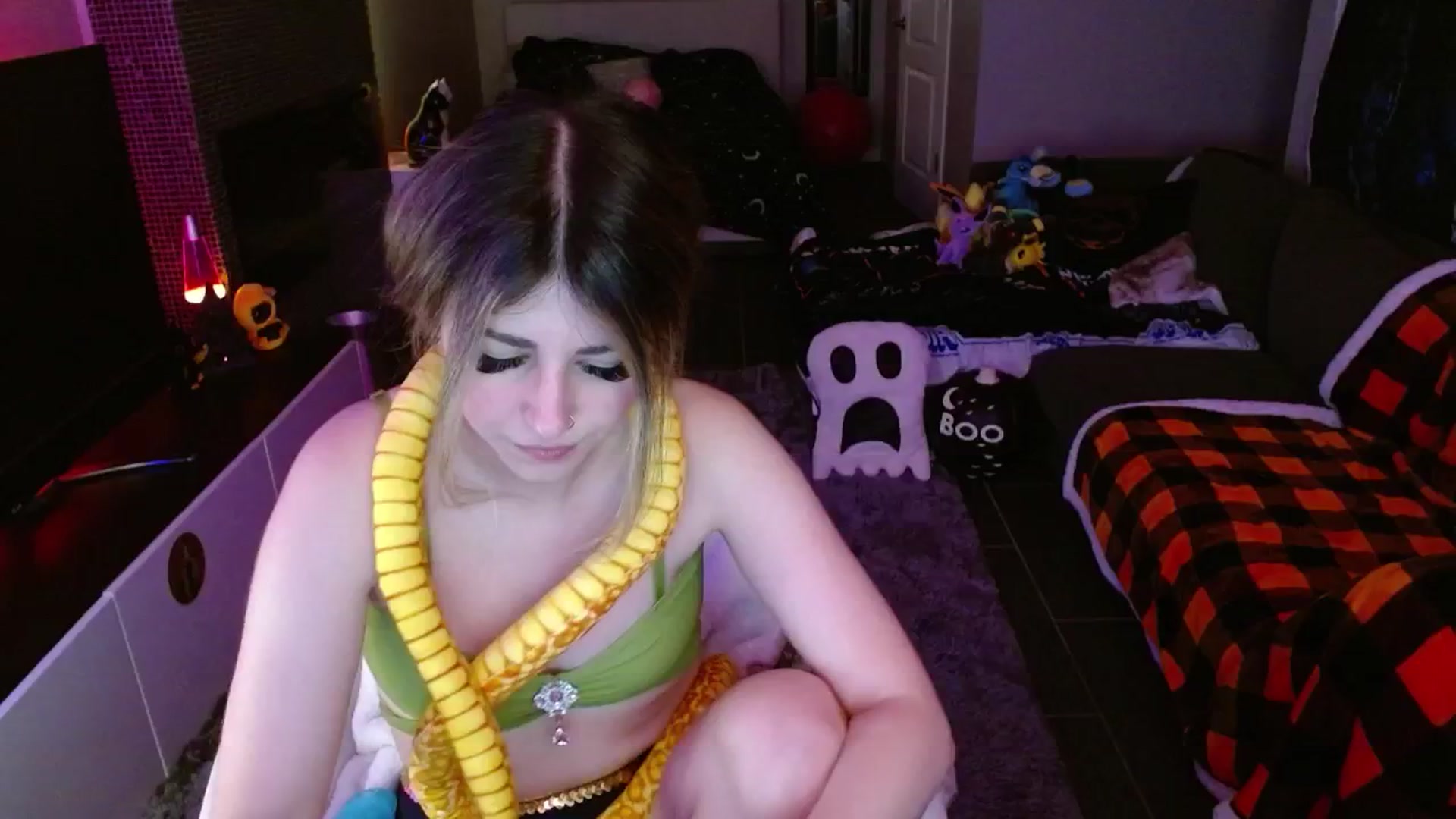 Gallery image thumbnail from Serafina's myfreecams stream on, 10/13/2024, 03:21 image 8 of 20