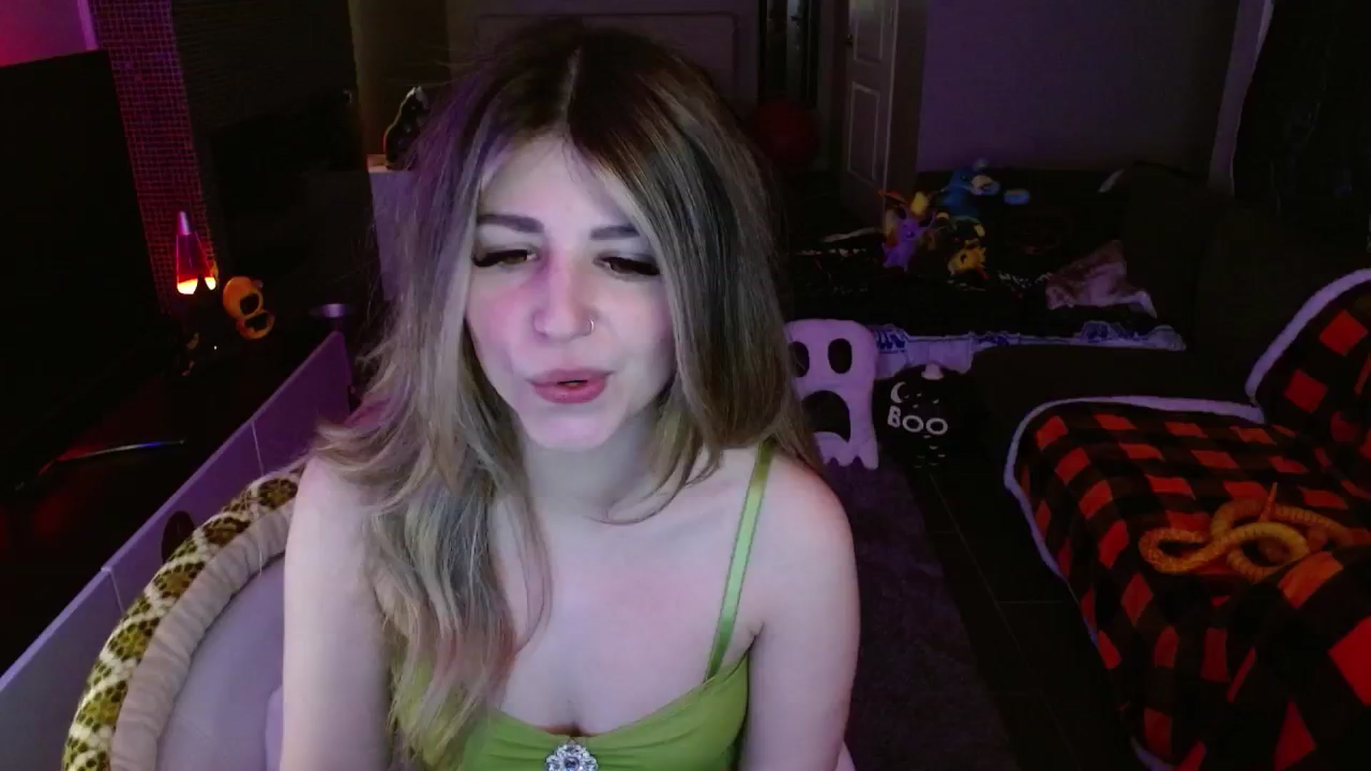 Gallery image thumbnail from Serafina's myfreecams stream on, 10/13/2024, 03:21 image 20 of 20