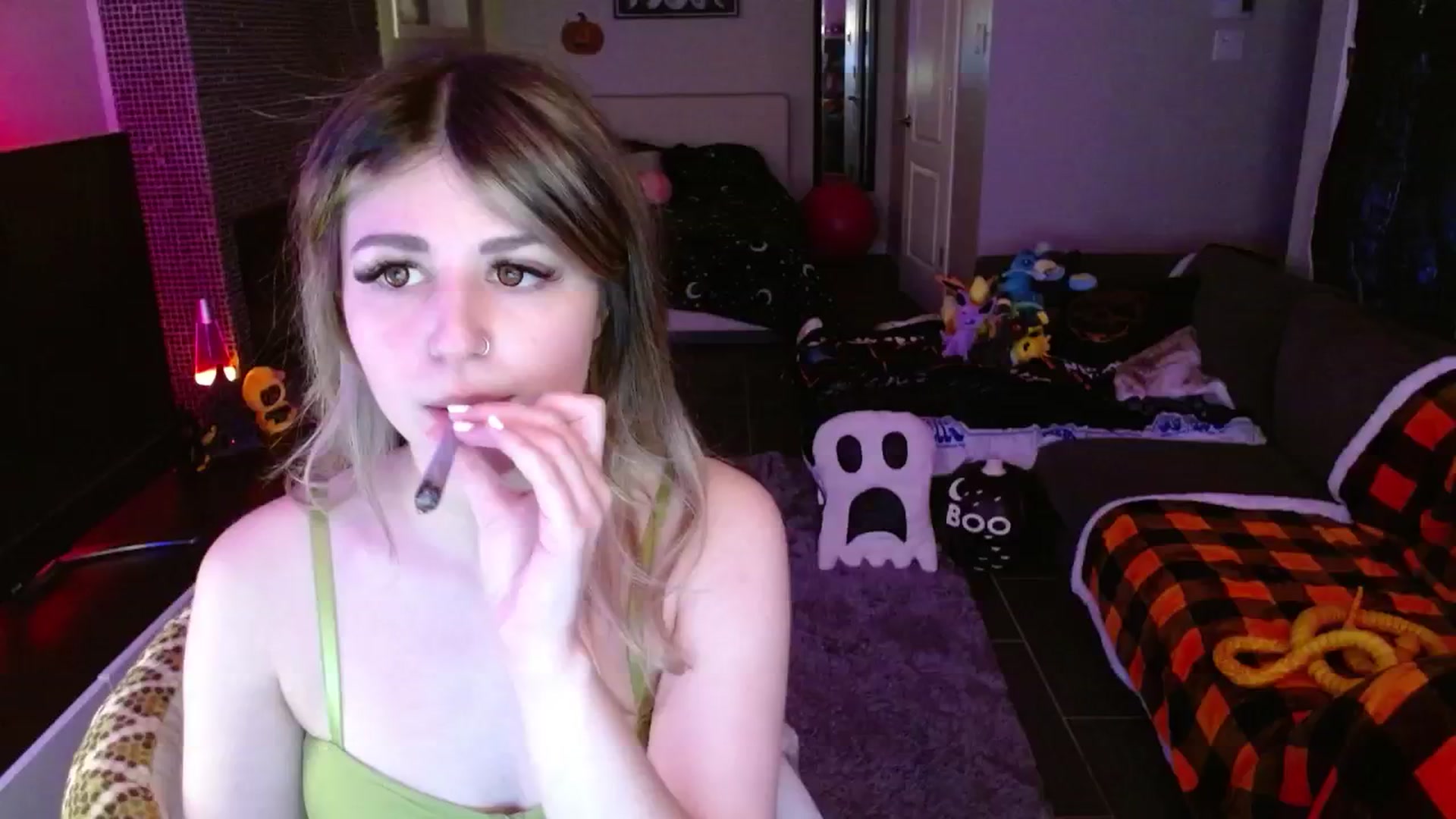 Gallery image thumbnail from Serafina's myfreecams stream on, 10/13/2024, 03:21 image 18 of 20