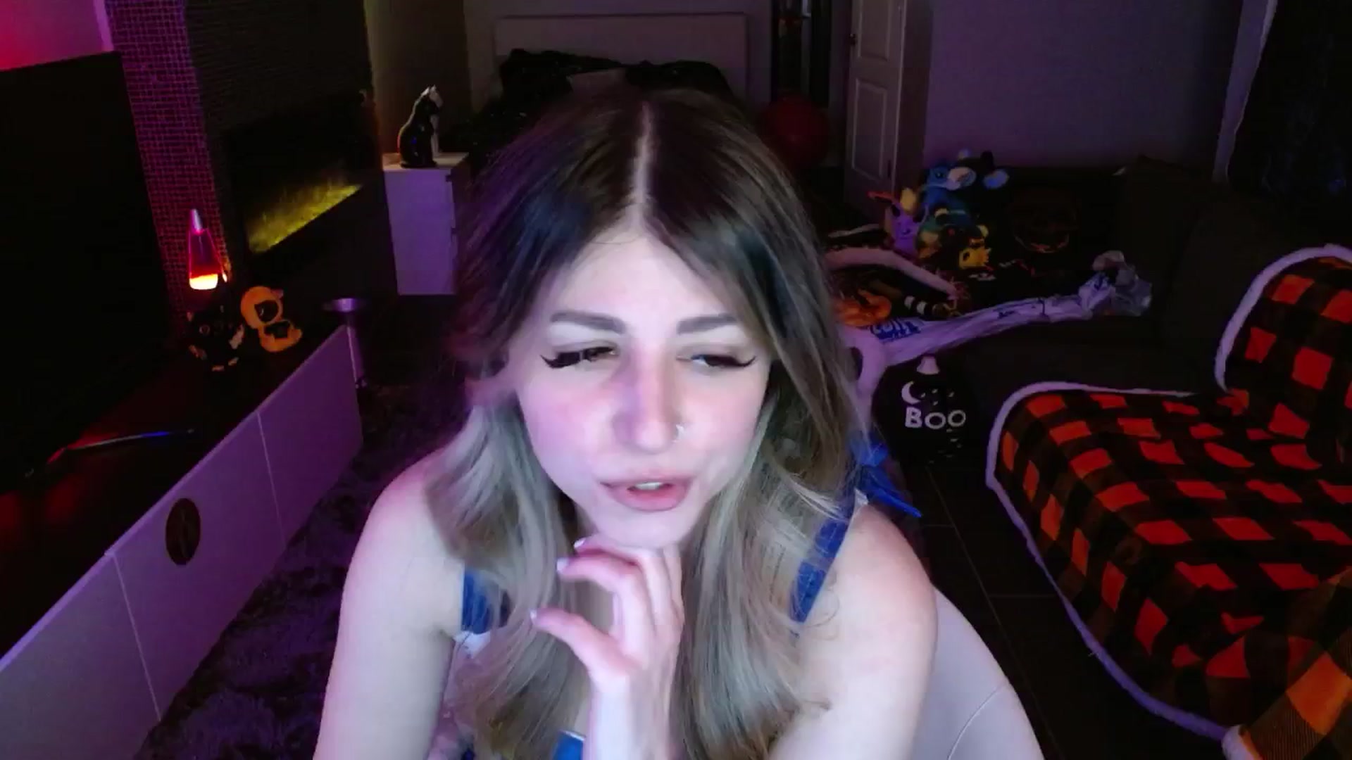 Gallery image thumbnail from Serafina's myfreecams stream on, 10/17/2024, 03:19 image 18 of 20