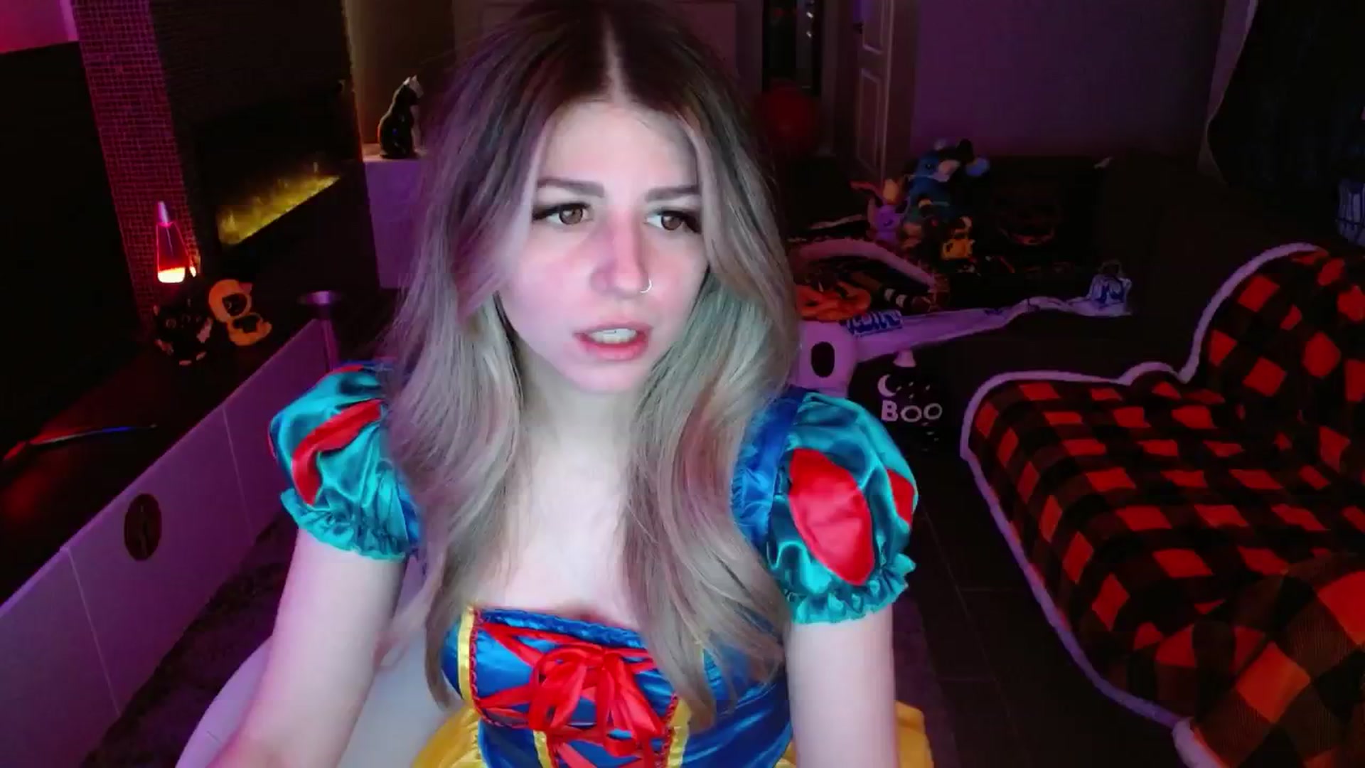 Gallery image thumbnail from Serafina's myfreecams stream on, 10/18/2024, 03:23 image 7 of 20