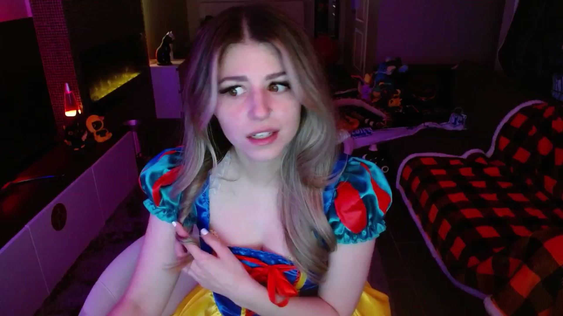Gallery image thumbnail from Serafina's myfreecams stream on, 10/18/2024, 03:23 image 8 of 20