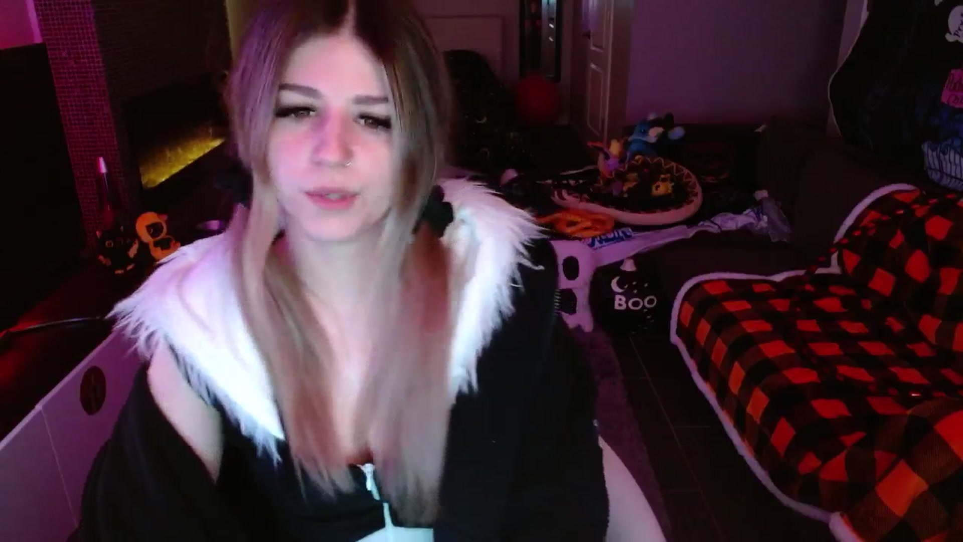 Gallery image thumbnail from Serafina's myfreecams stream on, 10/19/2024, 03:42 image 8 of 20