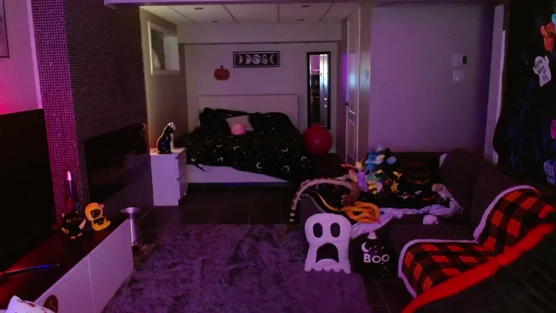 Gallery image thumbnail from Serafina's myfreecams stream on, 10/25/2024, 02:22 image 8 of 20