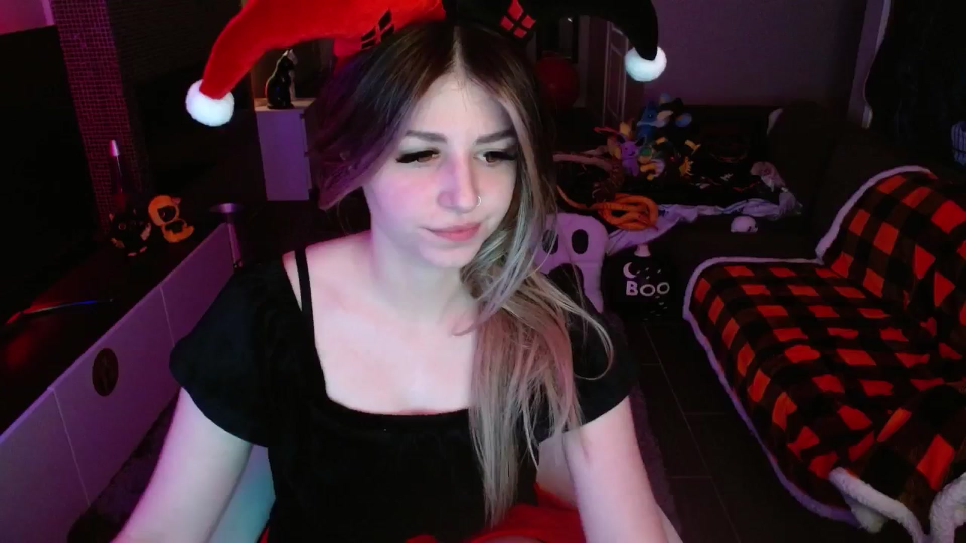 Gallery image thumbnail from Serafina's myfreecams stream on, 10/25/2024, 02:22 image 6 of 20