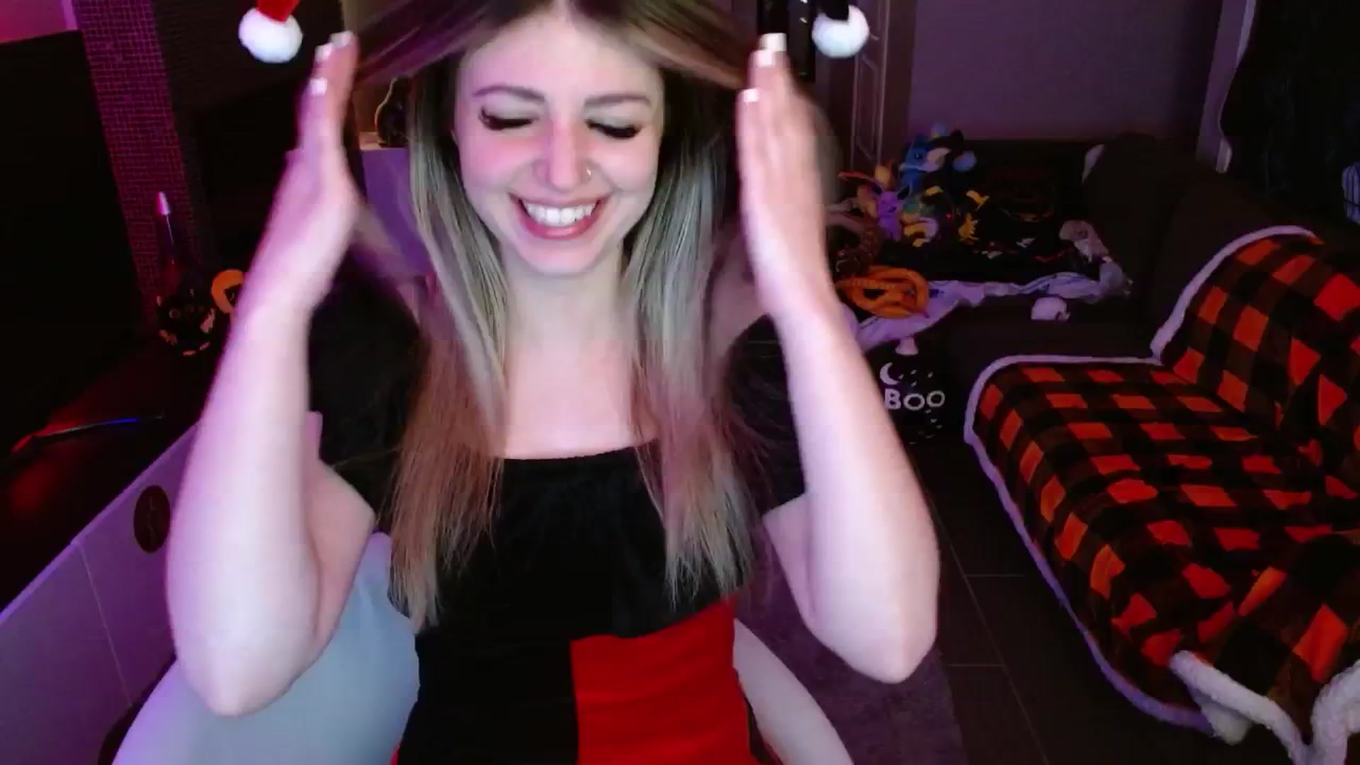 Gallery image thumbnail from Serafina's myfreecams stream on, 10/25/2024, 02:22 image 10 of 20