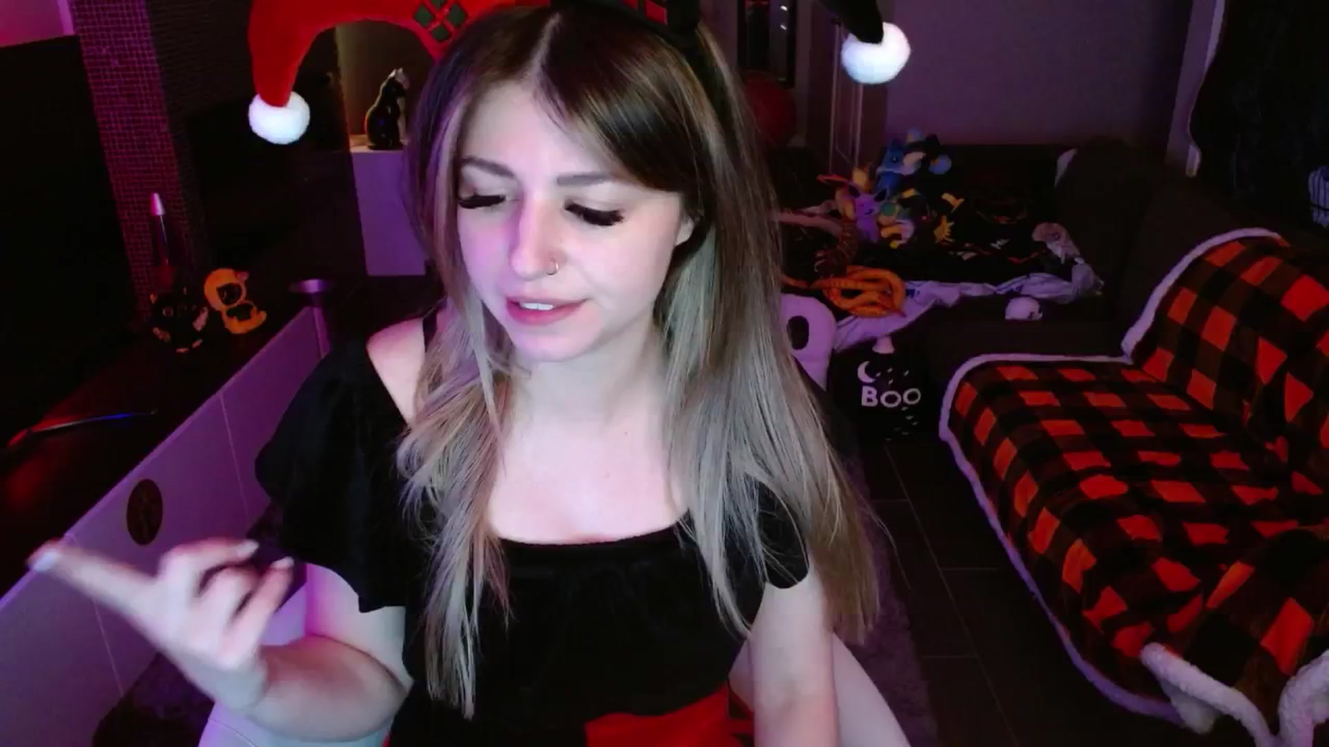 Gallery image thumbnail from Serafina's myfreecams stream on, 10/25/2024, 02:22 image 2 of 20