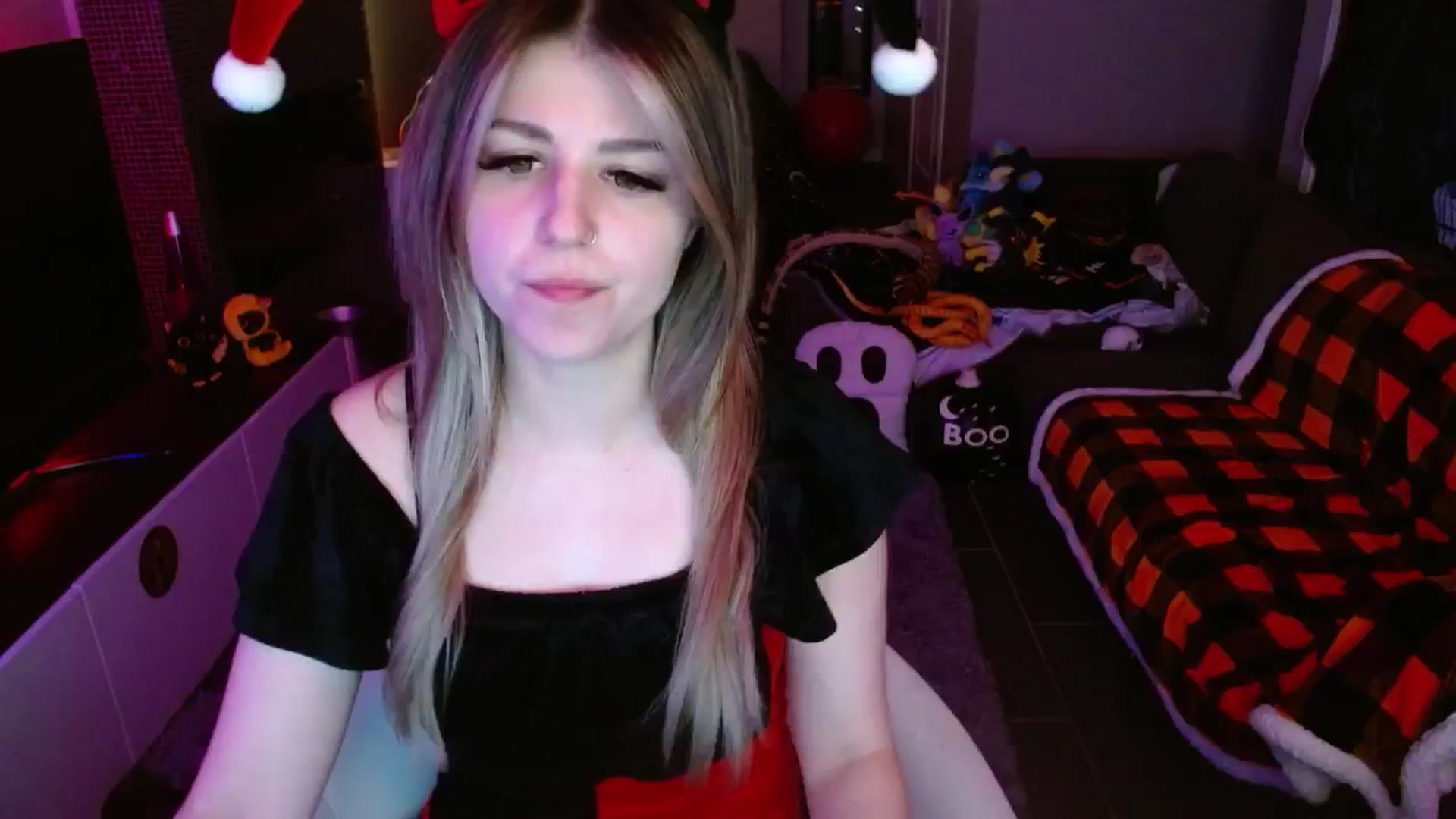 Gallery image thumbnail from Serafina's myfreecams stream on, 10/25/2024, 02:22 image 1 of 20