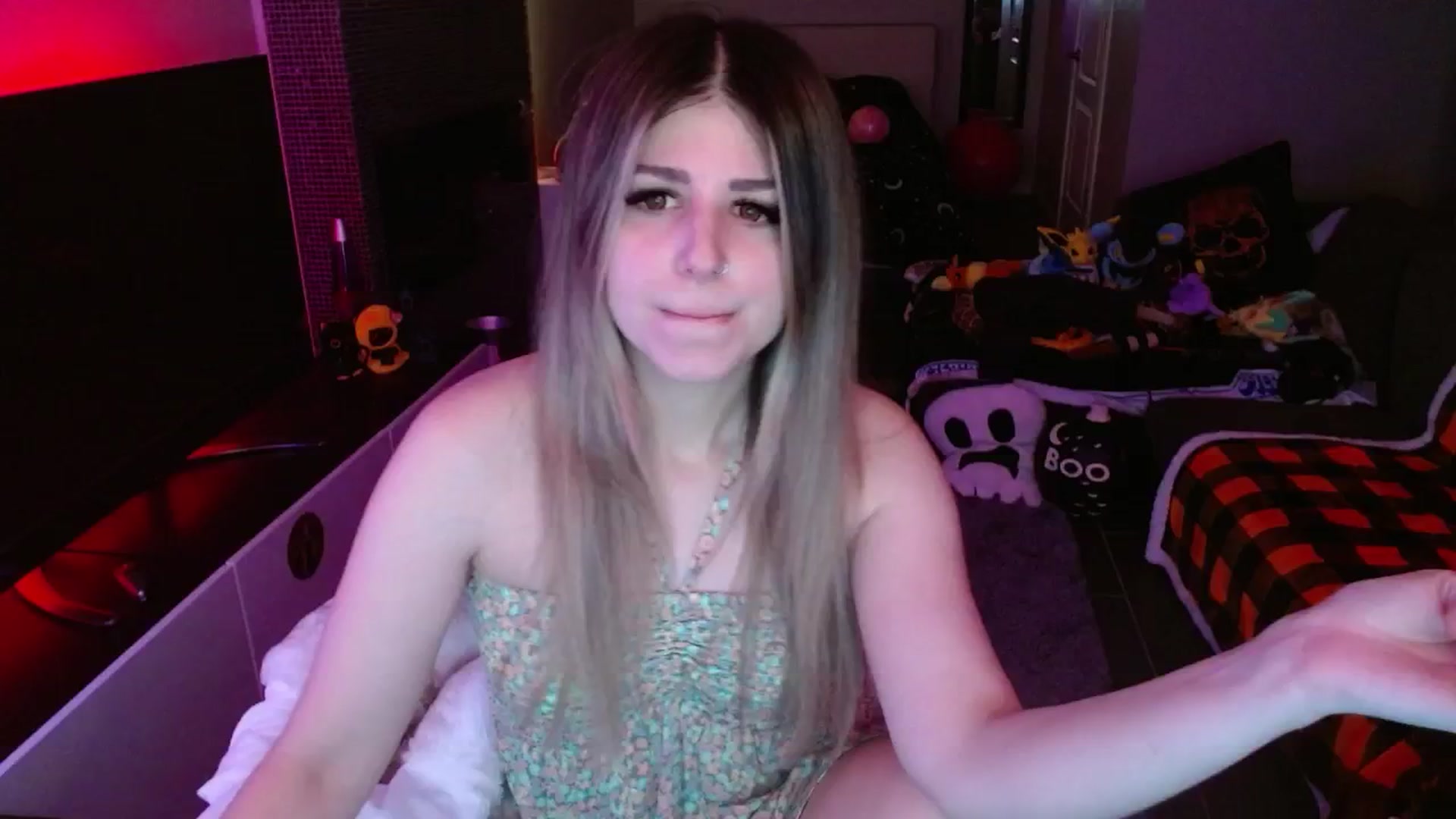 Gallery image thumbnail from Serafina's myfreecams stream on, 11/04/2024, 06:01 image 2 of 20