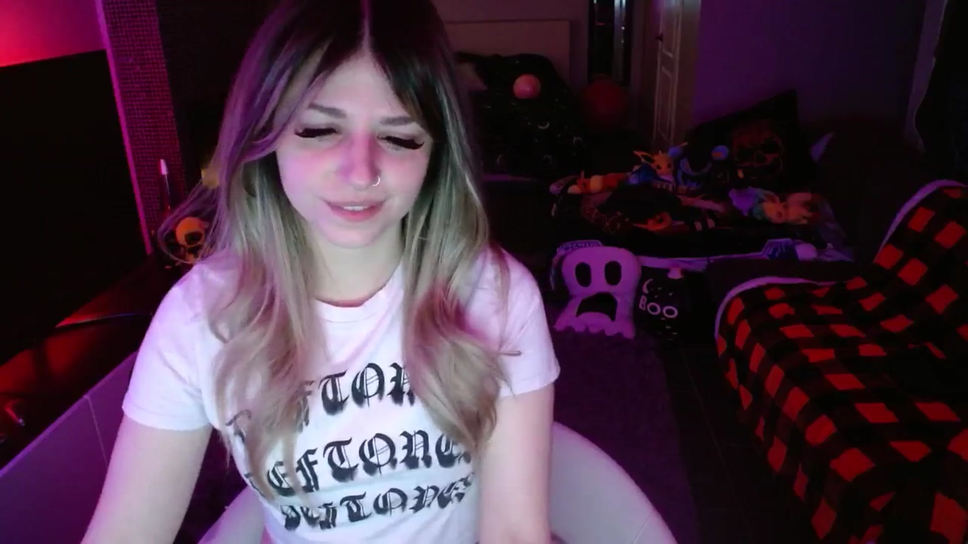 Gallery image thumbnail from Serafina's myfreecams stream on, 11/09/2024, 06:59 image 5 of 20
