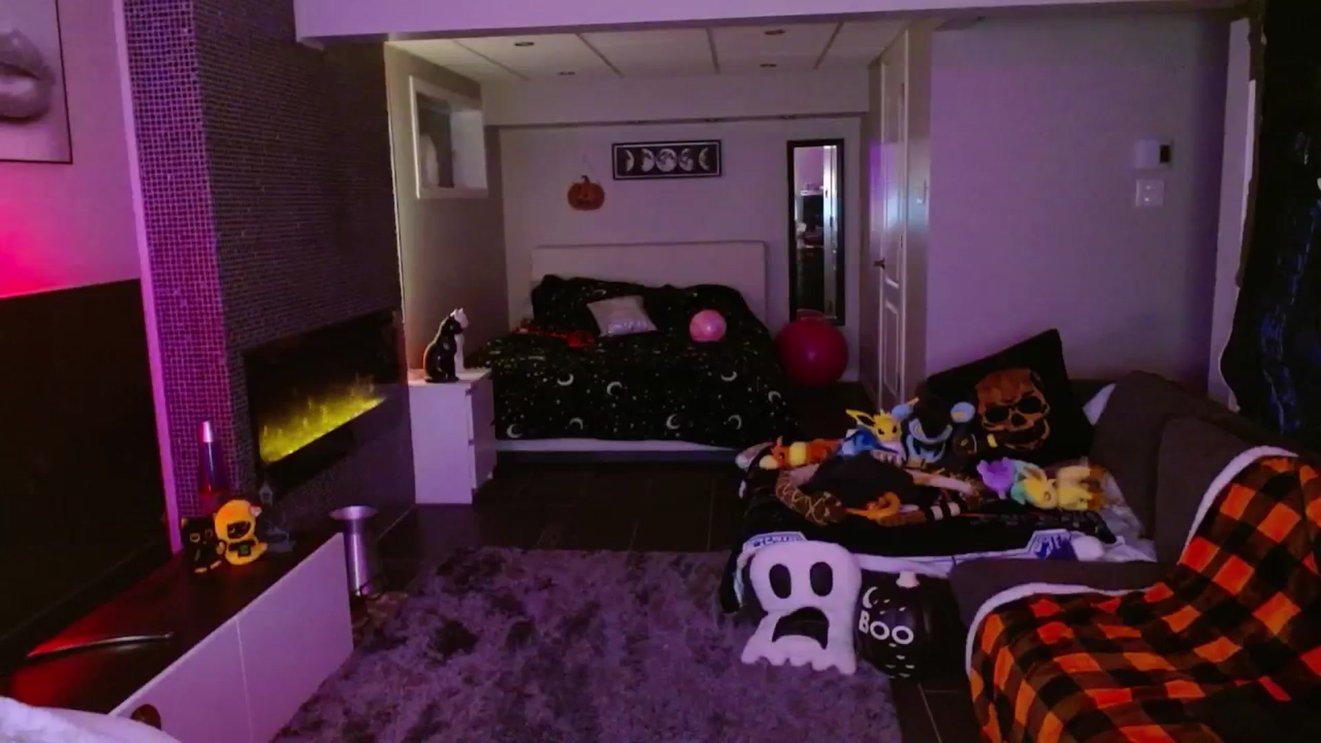 Gallery image thumbnail from Serafina's myfreecams stream on, 11/09/2024, 06:59 image 6 of 20