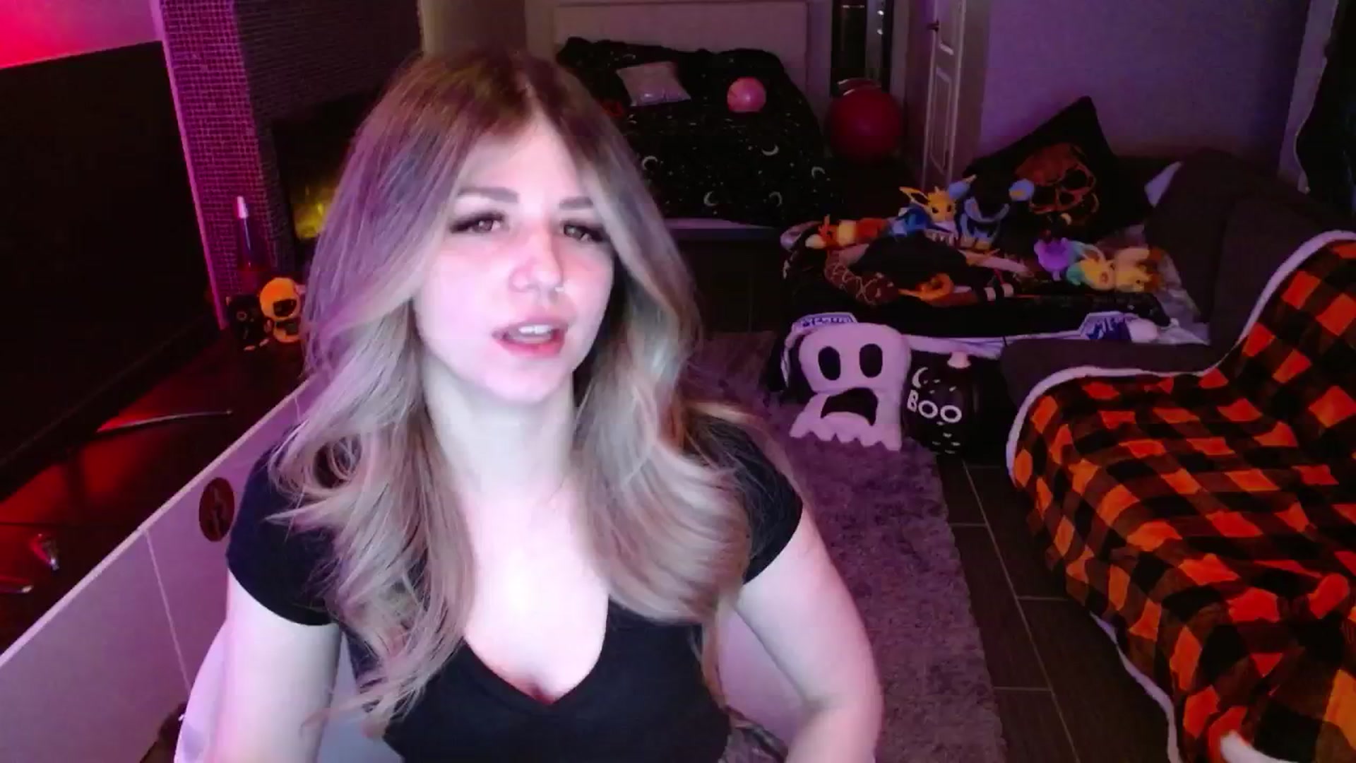 Gallery image thumbnail from Serafina's myfreecams stream on, 11/10/2024, 05:16 image 19 of 20