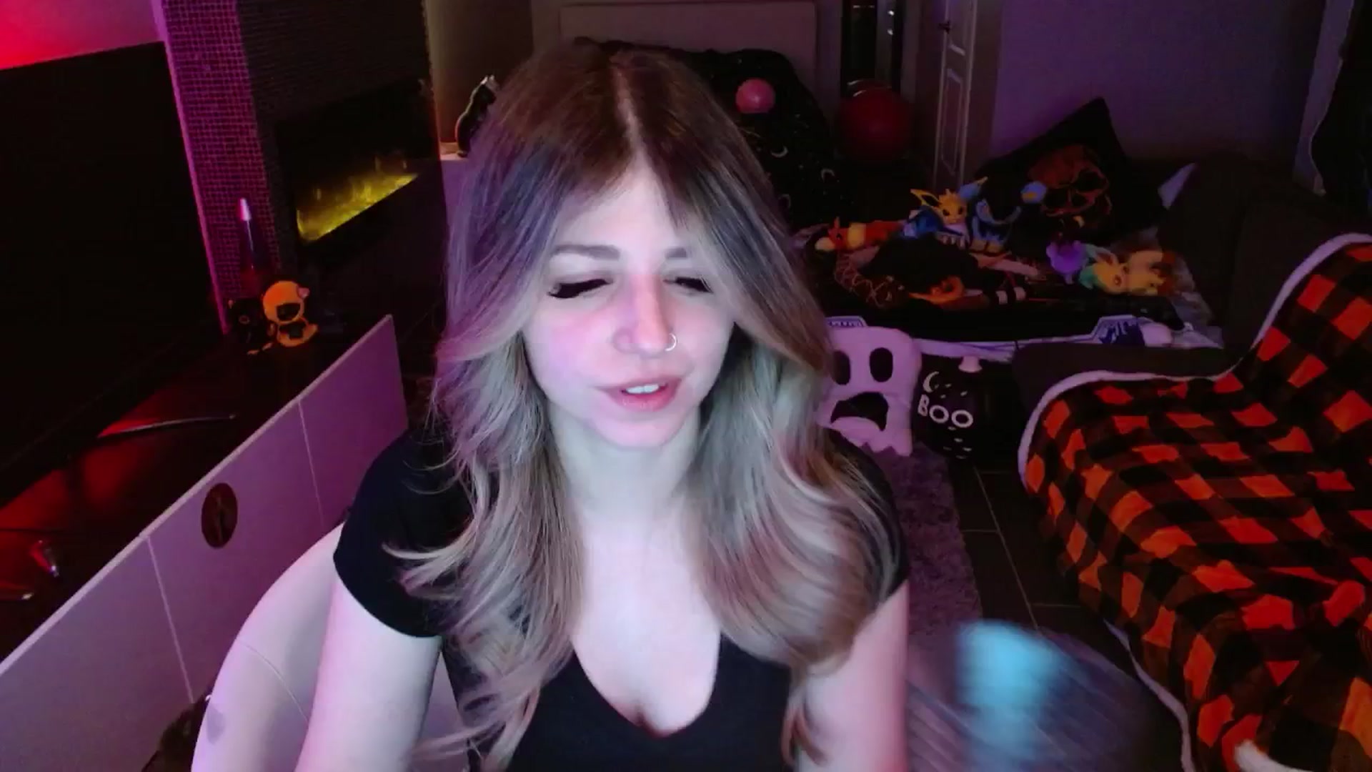 Gallery image thumbnail from Serafina's myfreecams stream on, 11/10/2024, 05:16 image 18 of 20