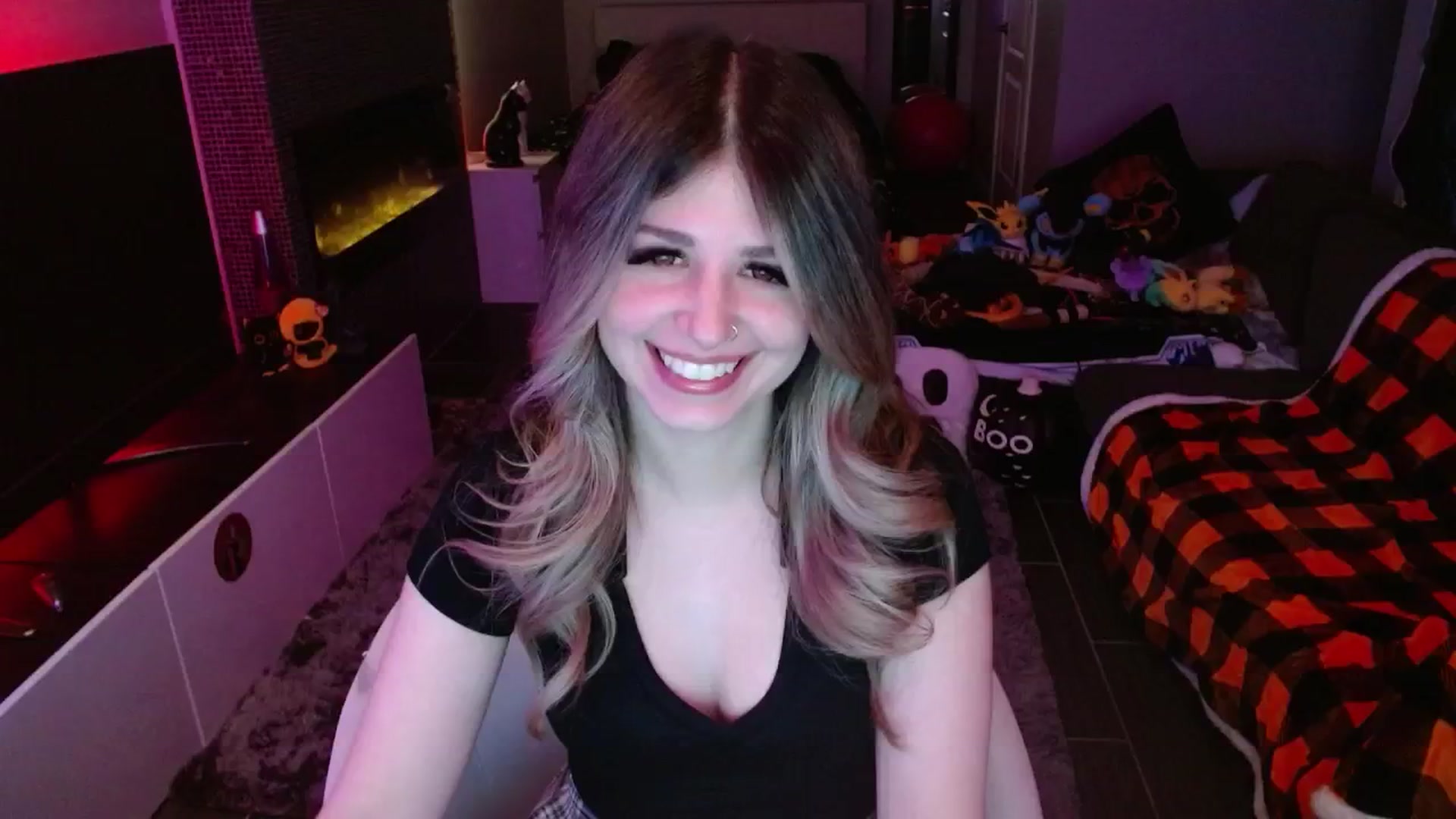 Gallery image thumbnail from Serafina's myfreecams stream on, 11/10/2024, 05:16 image 14 of 20