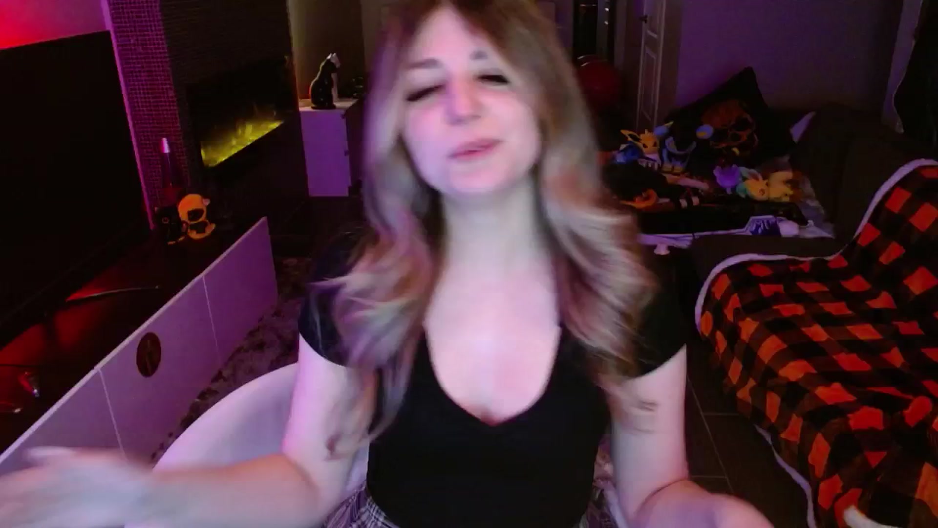 Gallery image thumbnail from Serafina's myfreecams stream on, 11/10/2024, 05:16 image 6 of 20