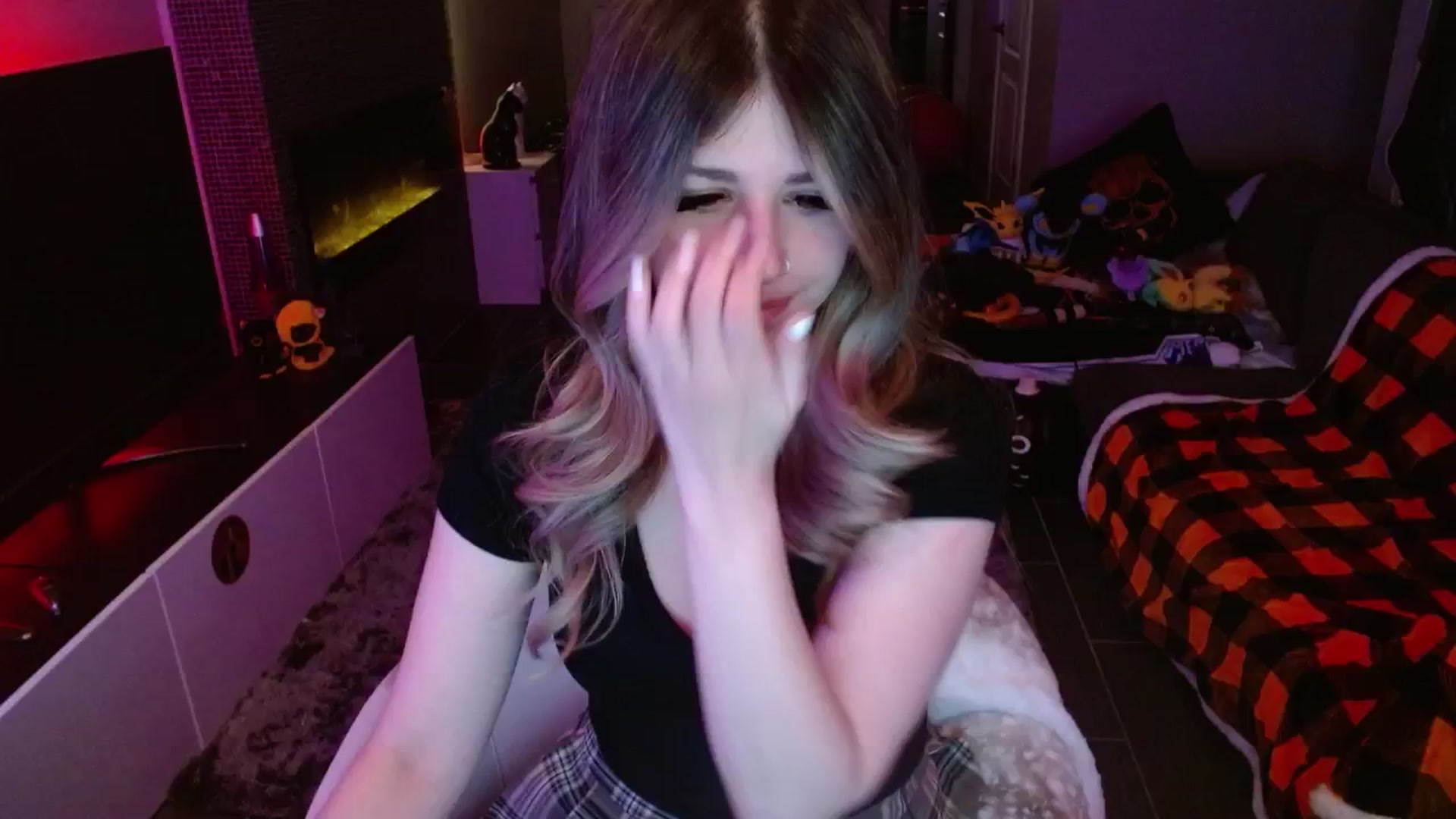 Gallery image thumbnail from Serafina's myfreecams stream on, 11/10/2024, 05:16 image 11 of 20