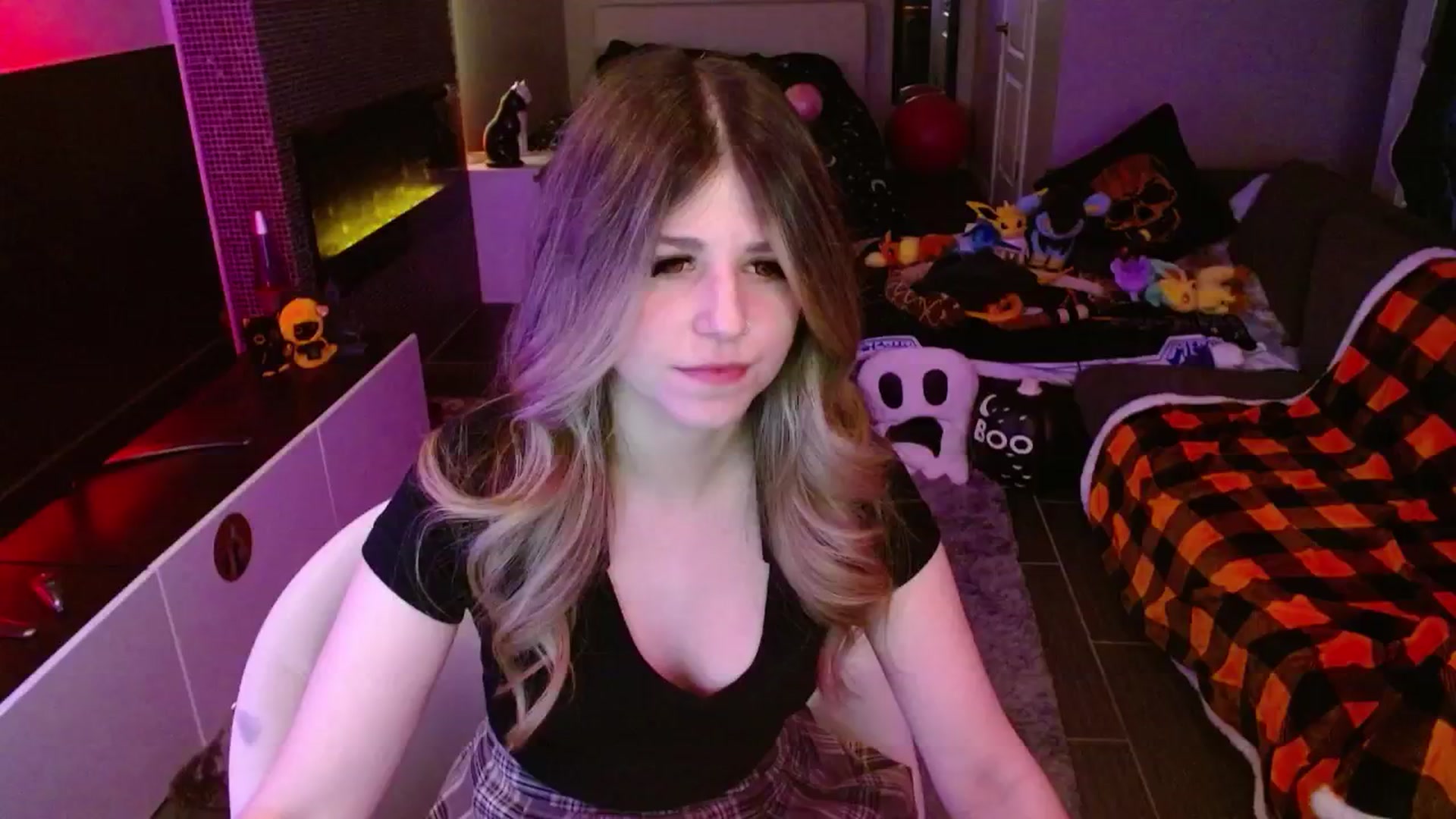 Gallery image thumbnail from Serafina's myfreecams stream on, 11/10/2024, 05:16 image 13 of 20