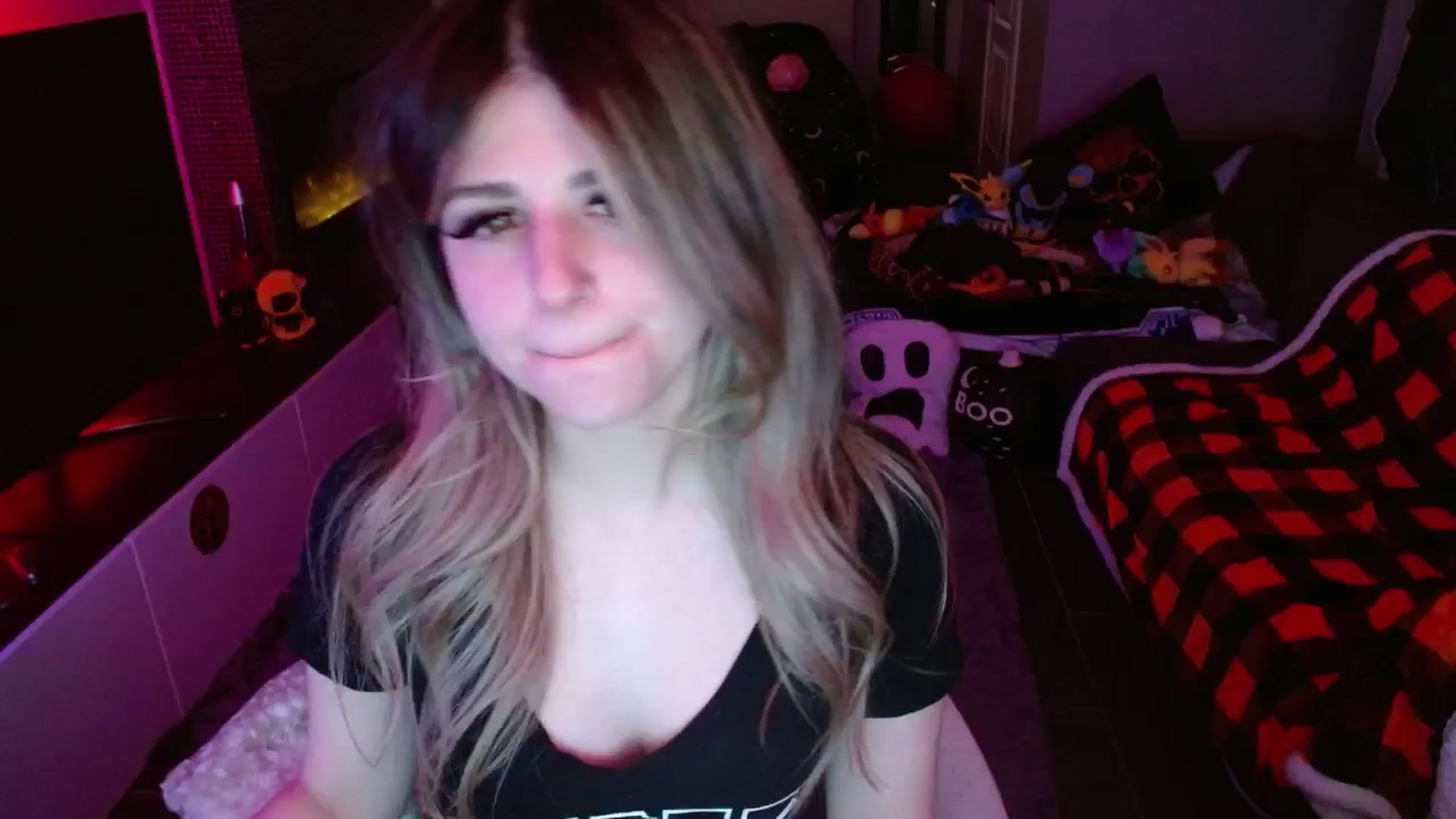 Gallery image thumbnail from Serafina's myfreecams stream on, 11/11/2024, 07:44 image 13 of 20