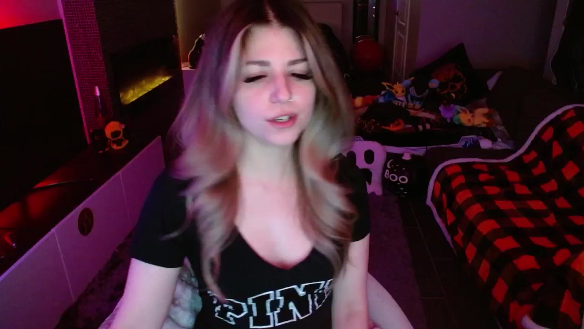 Gallery image thumbnail from Serafina's myfreecams stream on, 11/11/2024, 07:44 image 4 of 20