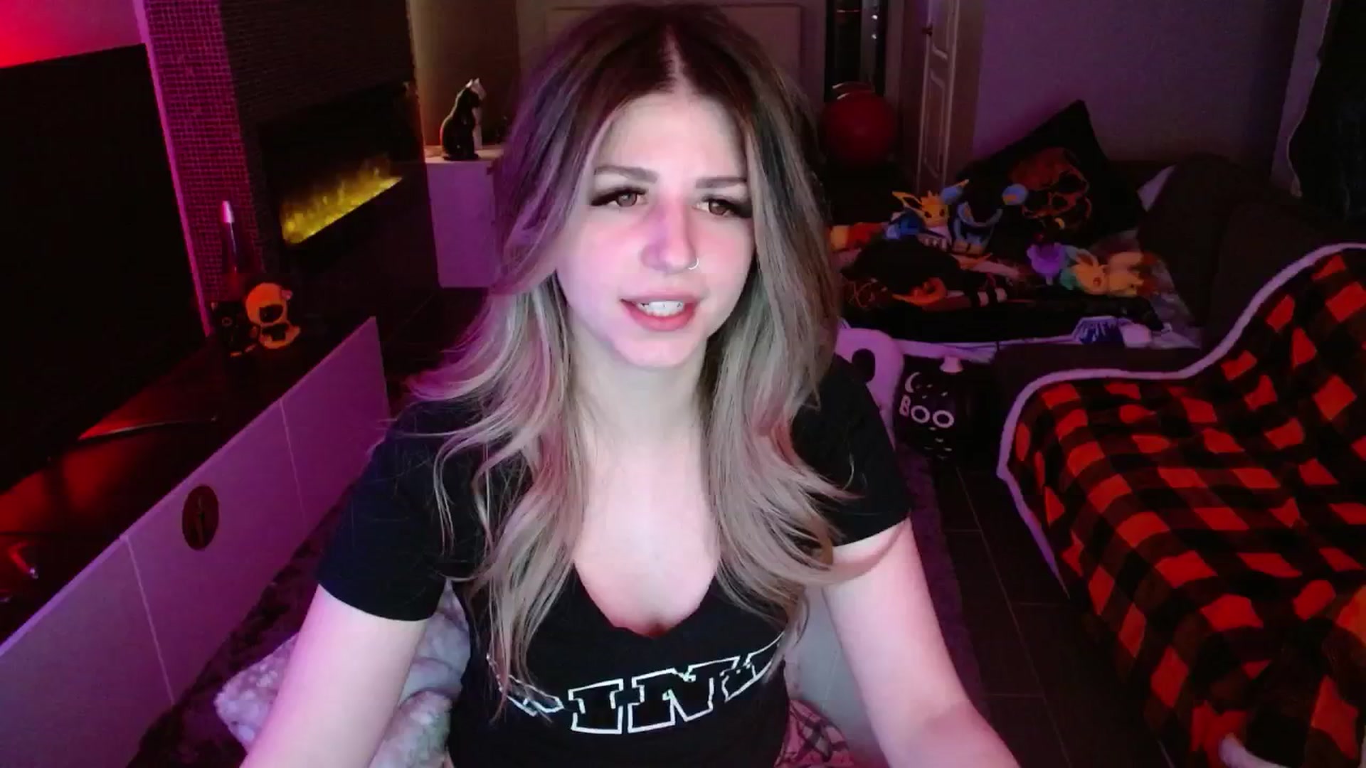 Gallery image thumbnail from Serafina's myfreecams stream on, 11/11/2024, 07:44 image 8 of 20