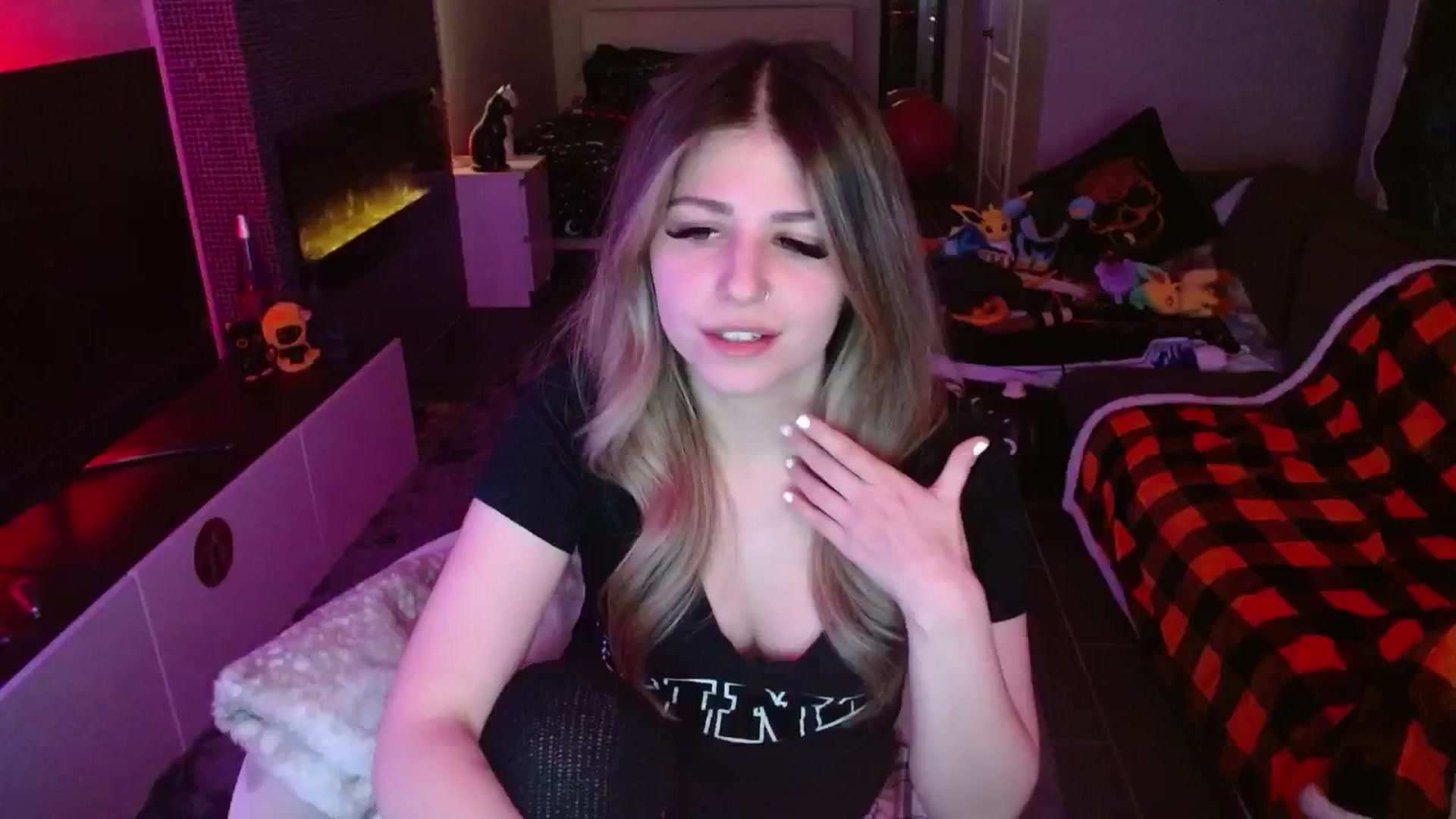 Gallery image thumbnail from Serafina's myfreecams stream on, 11/11/2024, 07:44 image 3 of 20