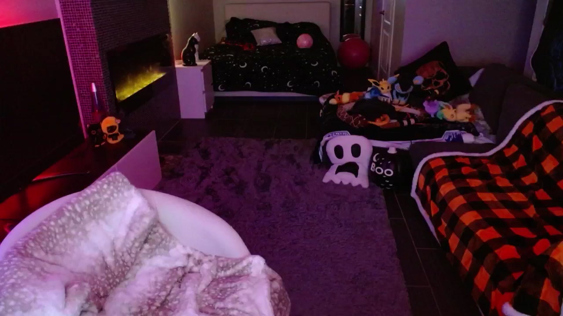 Gallery image thumbnail from Serafina's myfreecams stream on, 11/11/2024, 07:44 image 6 of 20