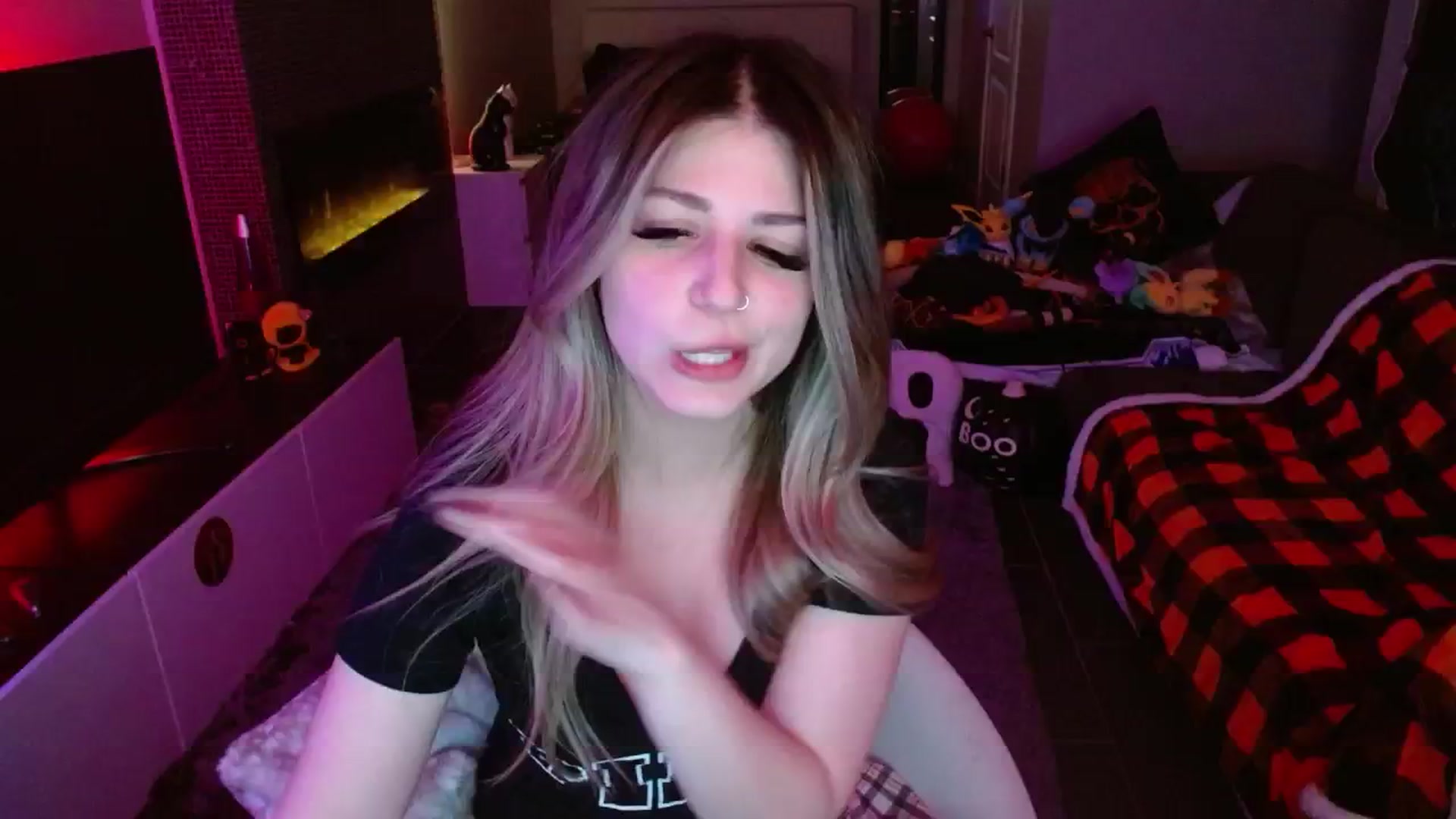 Gallery image thumbnail from Serafina's myfreecams stream on, 11/11/2024, 07:44 image 9 of 20