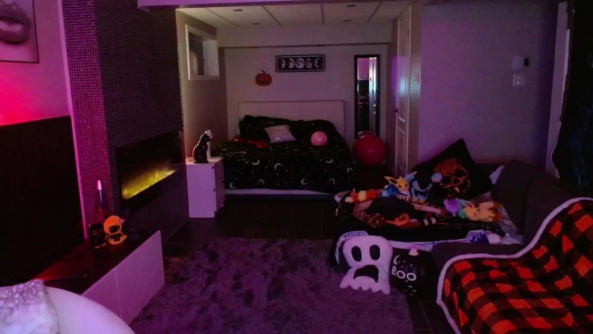 Gallery image thumbnail from Serafina's myfreecams stream on, 11/11/2024, 07:44 image 17 of 20