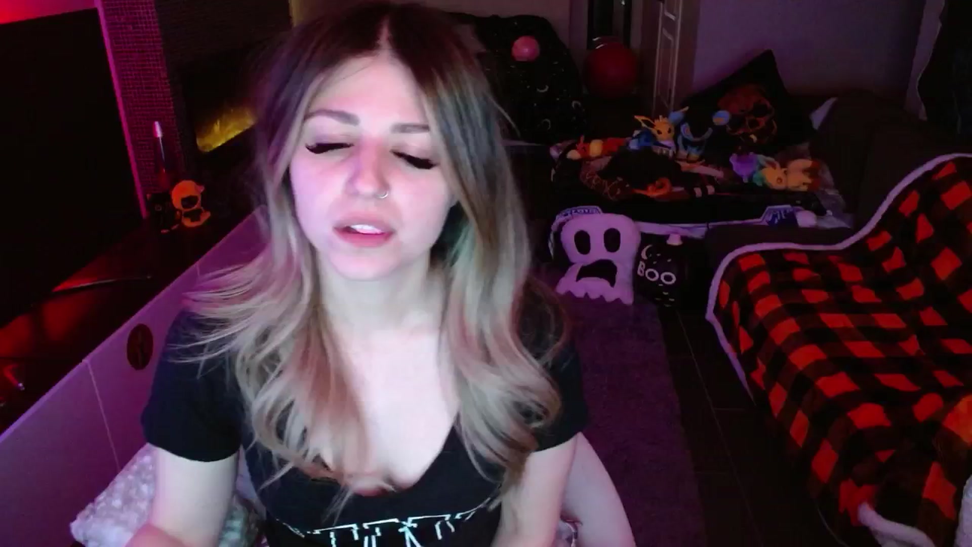 Gallery image thumbnail from Serafina's myfreecams stream on, 11/11/2024, 07:44 image 14 of 20