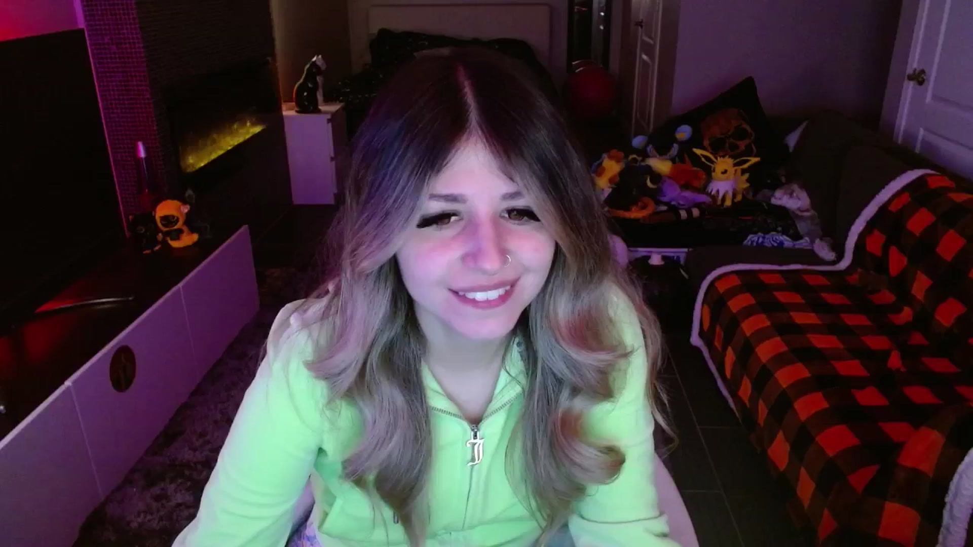 Gallery image thumbnail from Serafina's myfreecams stream on, 11/16/2024, 04:47 image 7 of 20