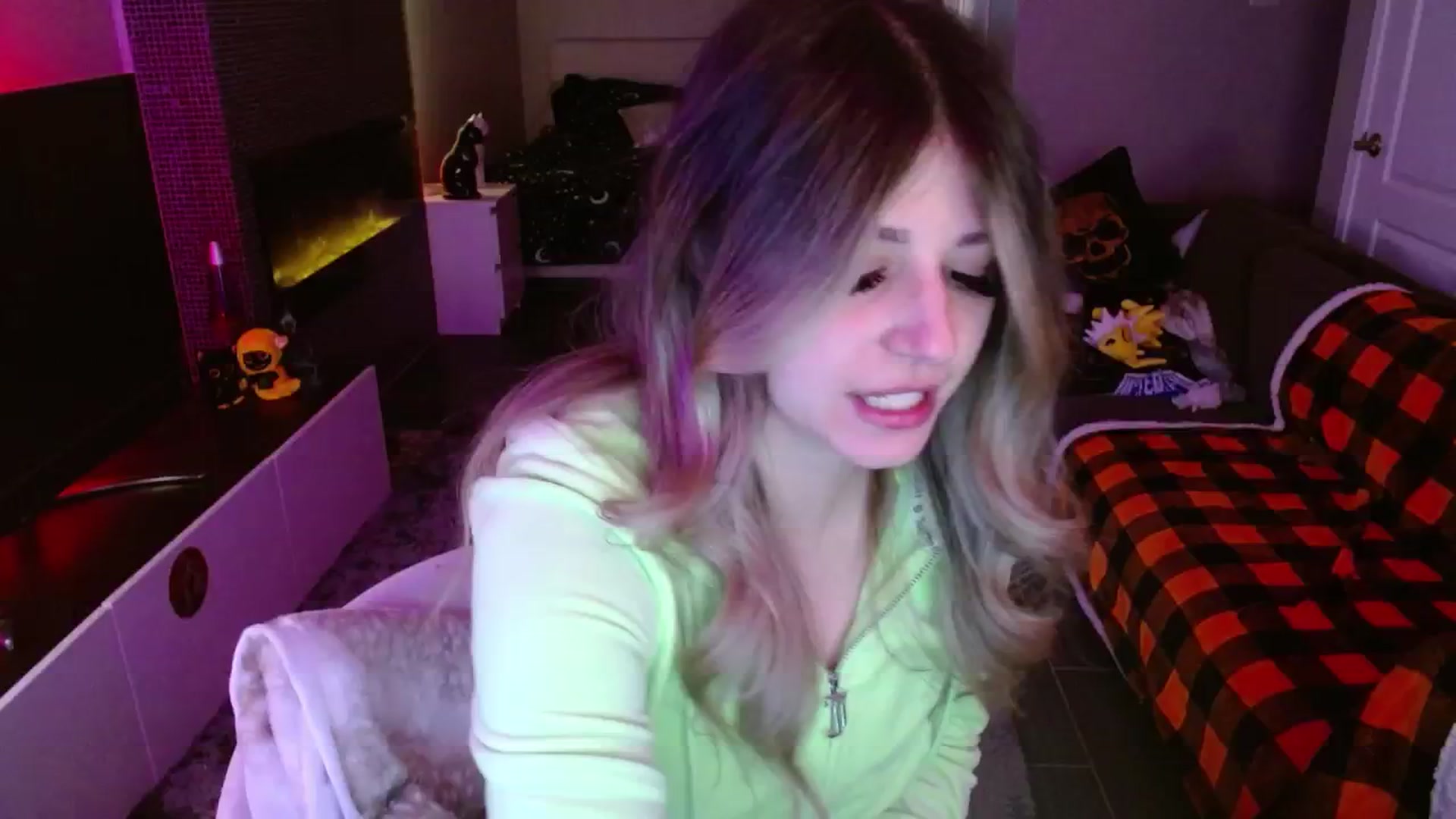 Gallery image thumbnail from Serafina's myfreecams stream on, 11/16/2024, 04:47 image 18 of 20