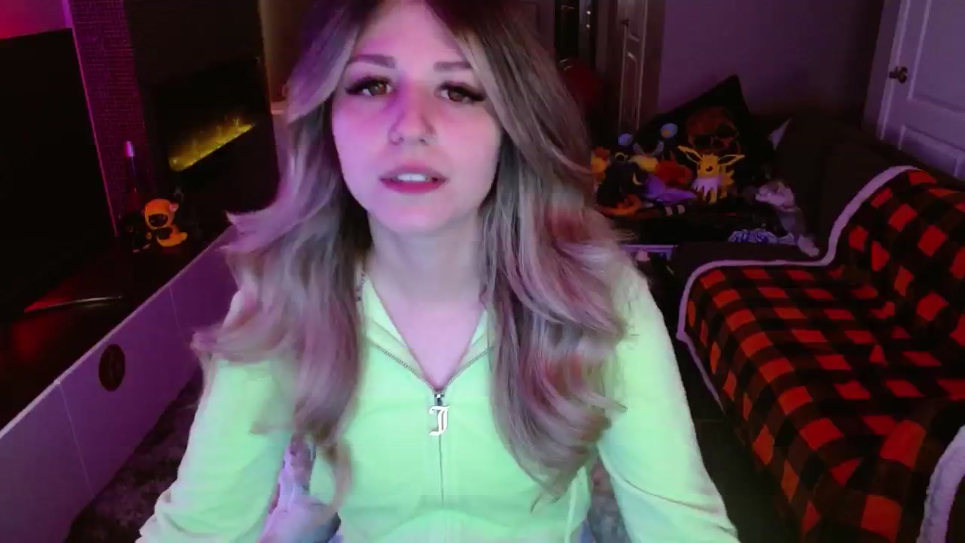Gallery image thumbnail from Serafina's myfreecams stream on, 11/16/2024, 04:47 image 12 of 20