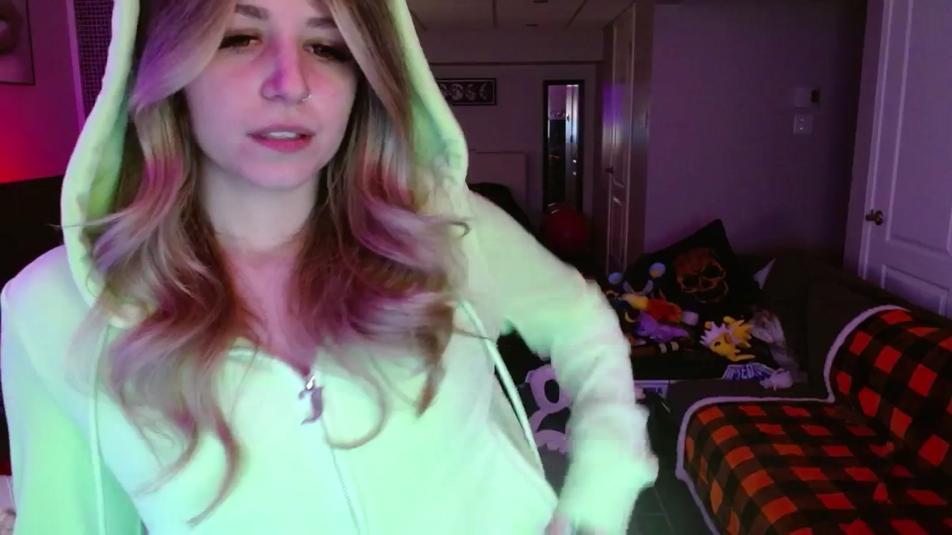 Gallery image thumbnail from Serafina's myfreecams stream on, 11/16/2024, 04:47 image 16 of 20