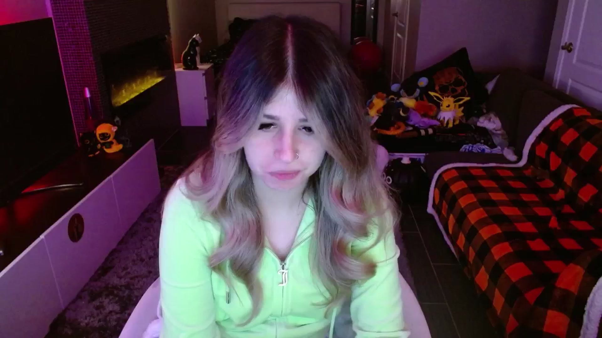 Gallery image thumbnail from Serafina's myfreecams stream on, 11/16/2024, 04:47 image 8 of 20