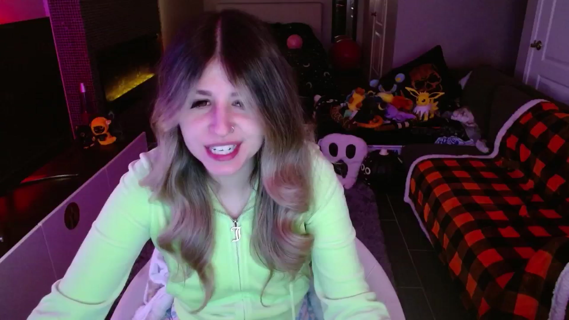 Gallery image thumbnail from Serafina's myfreecams stream on, 11/16/2024, 04:47 image 3 of 20