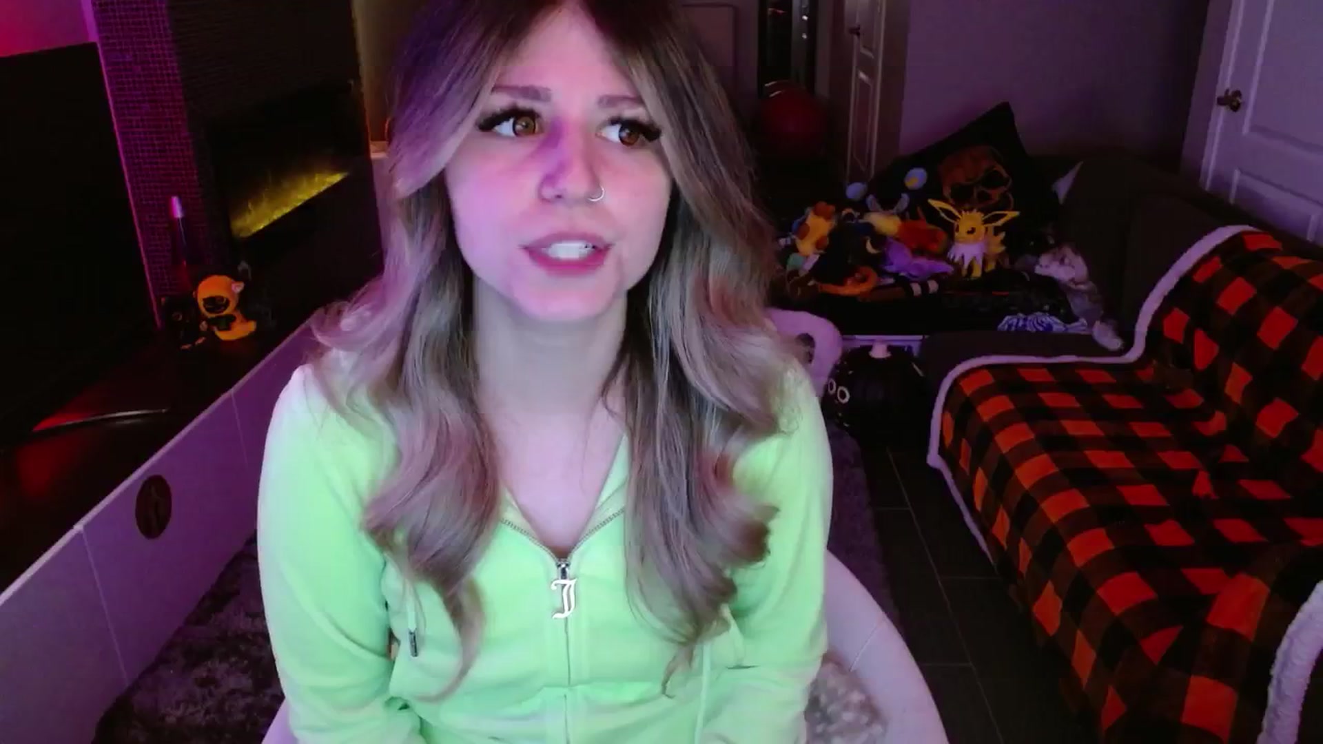 Gallery image thumbnail from Serafina's myfreecams stream on, 11/16/2024, 04:47 image 10 of 20